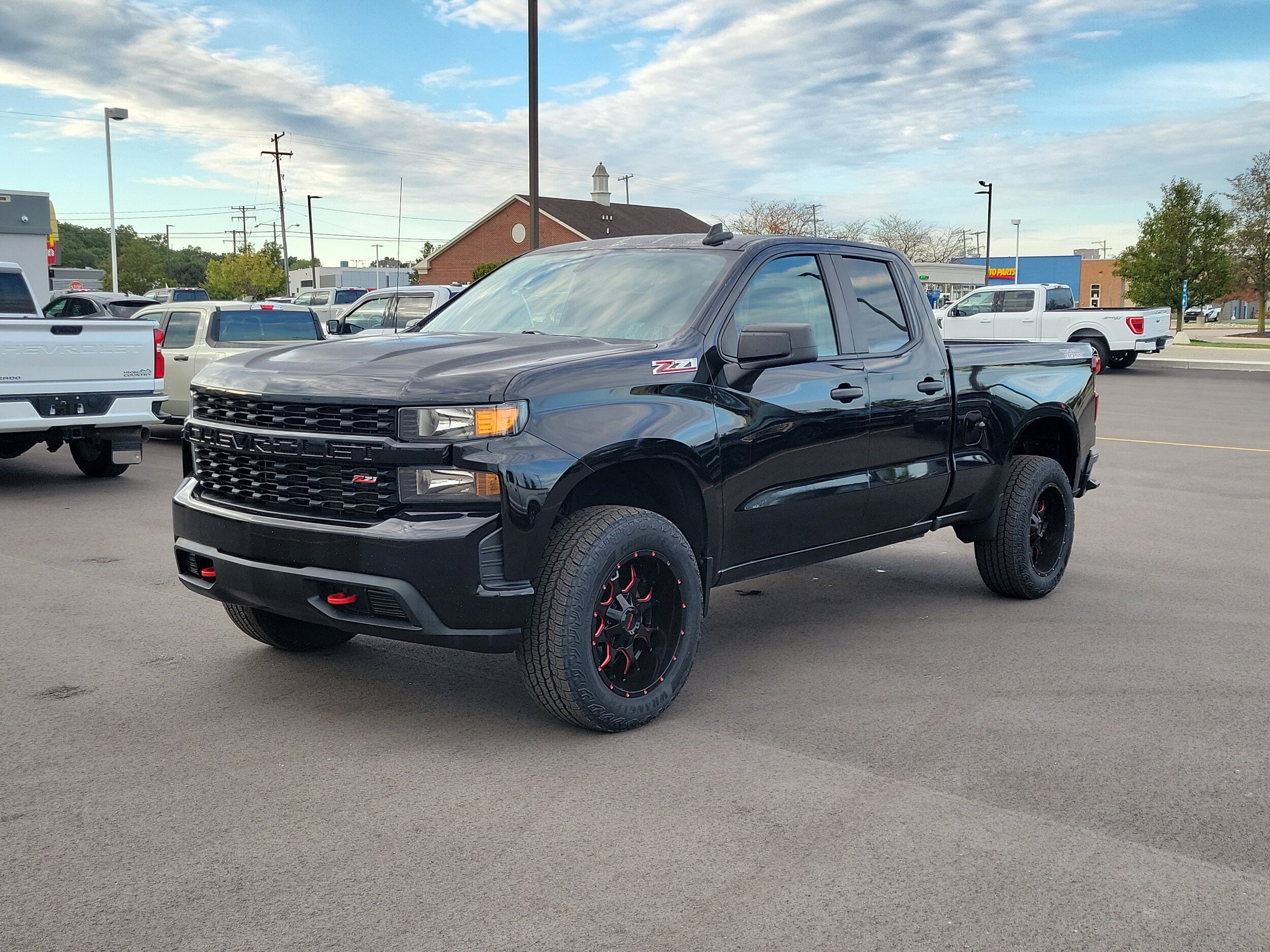 2020 Chevrolet Silverado 1500 Custom Trail Boss photo 2