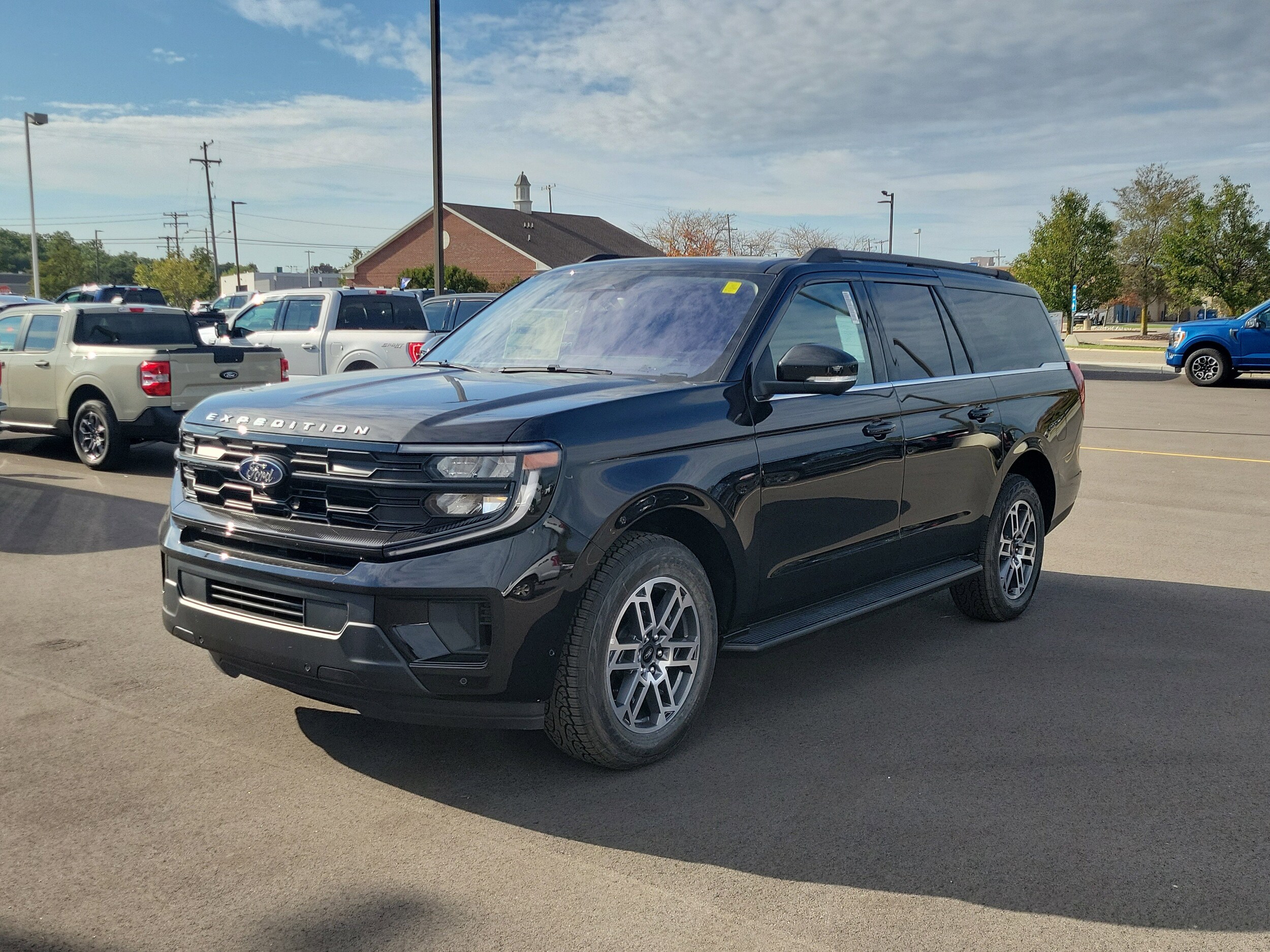 2025 Ford Expedition MAX photo 2