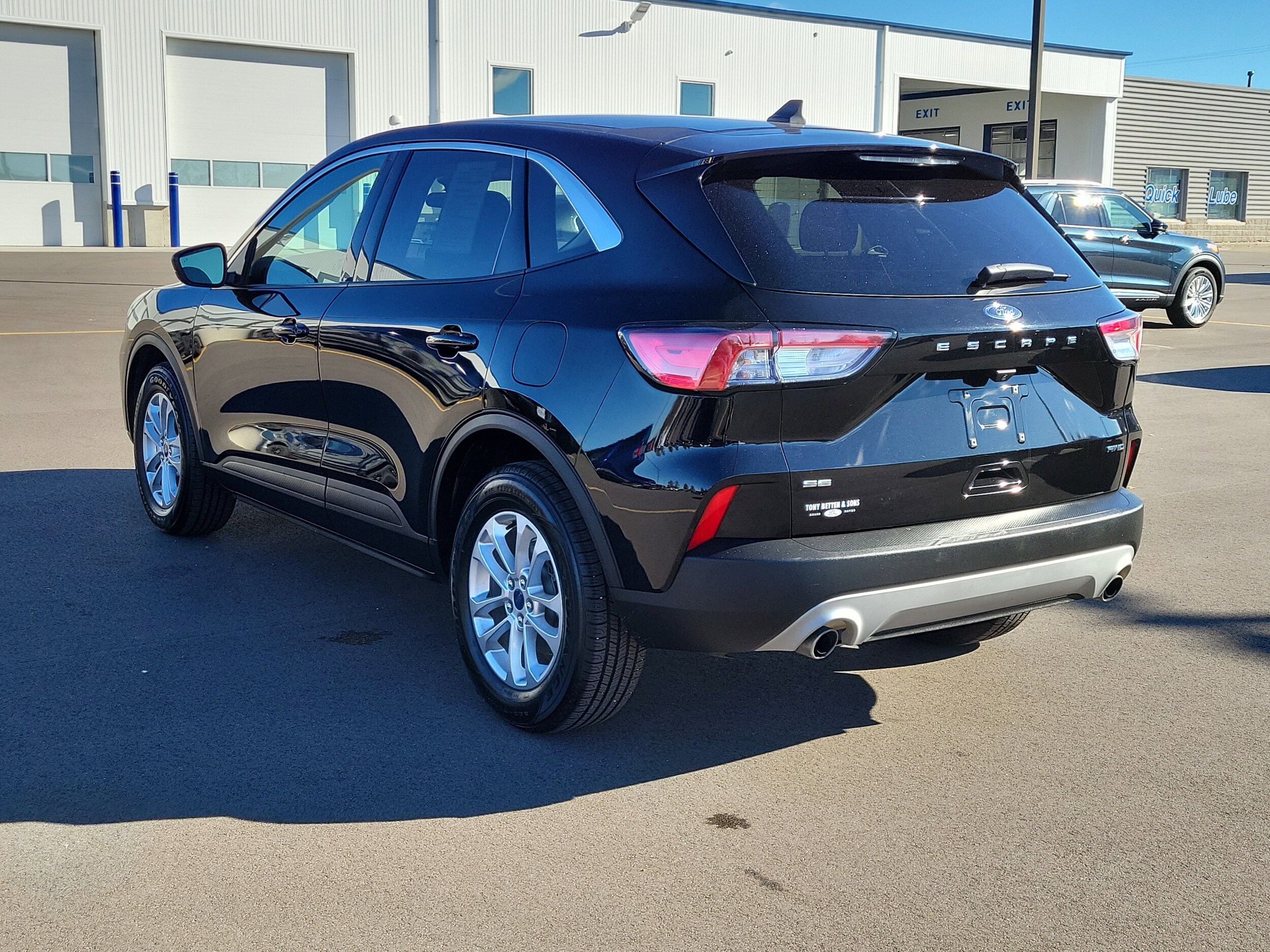 2022 Ford Escape SE photo 3