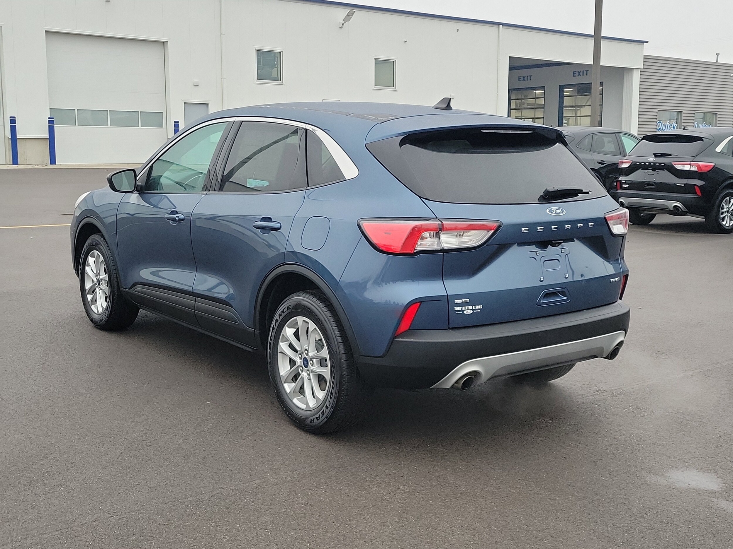 2020 Ford Escape SE photo 3
