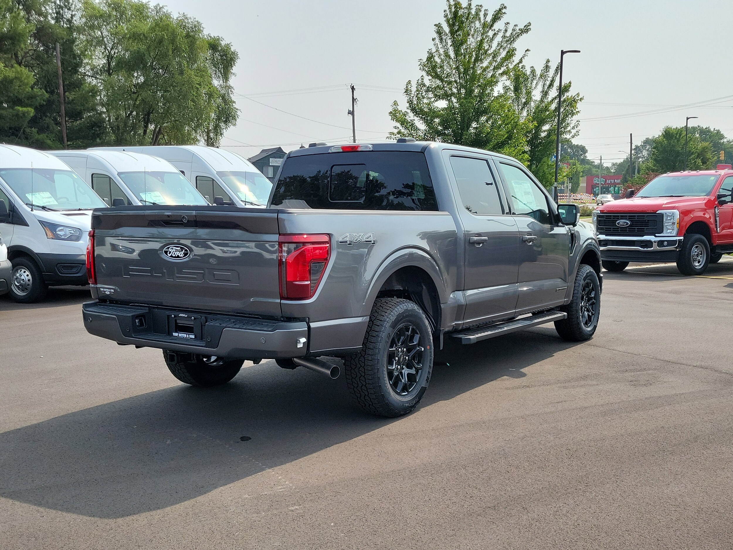 2025 Ford F-150 XLT photo 3