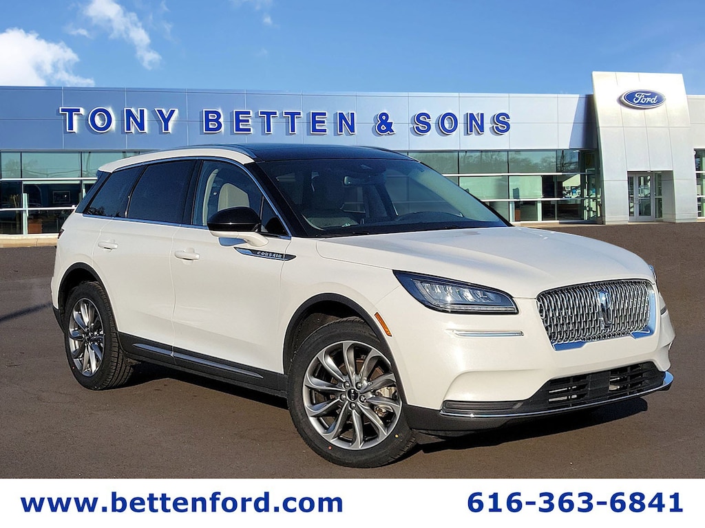 Used 2022 Lincoln Corsair Elements Pkg/ Nav/ Moonroof/ Power Liftgate/ AWD