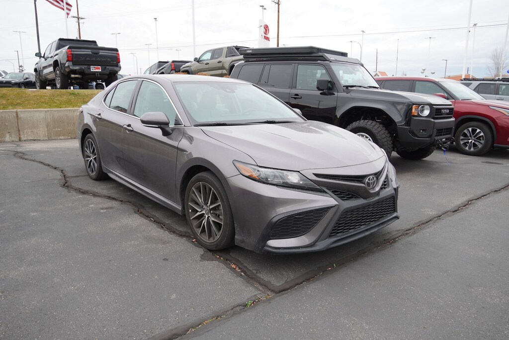 Used 2022 Toyota Camry SE Sedan