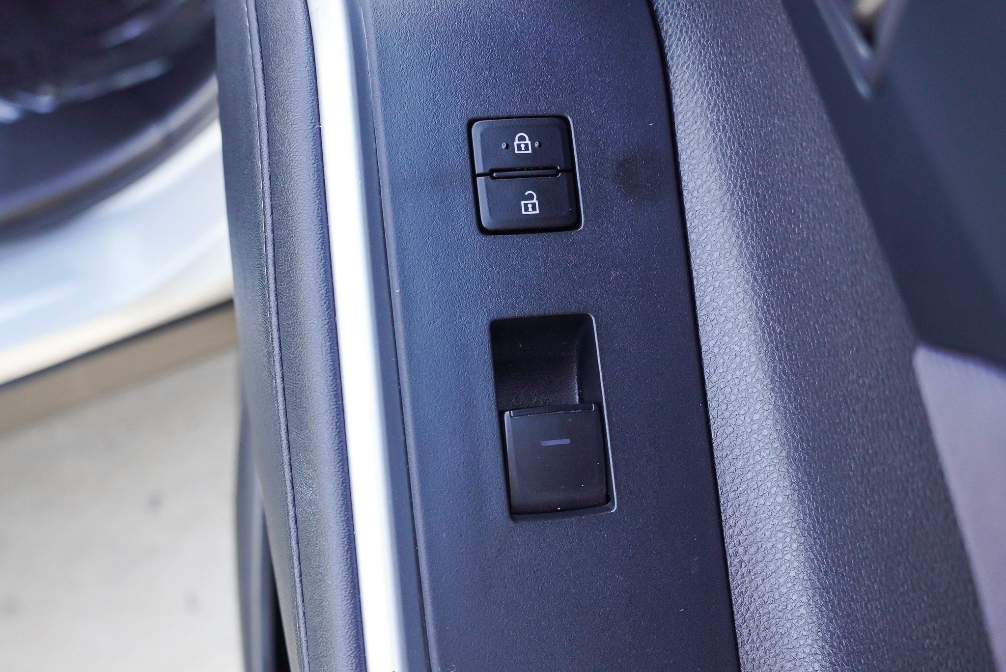 2024 Toyota Highlander LE - Photo 27