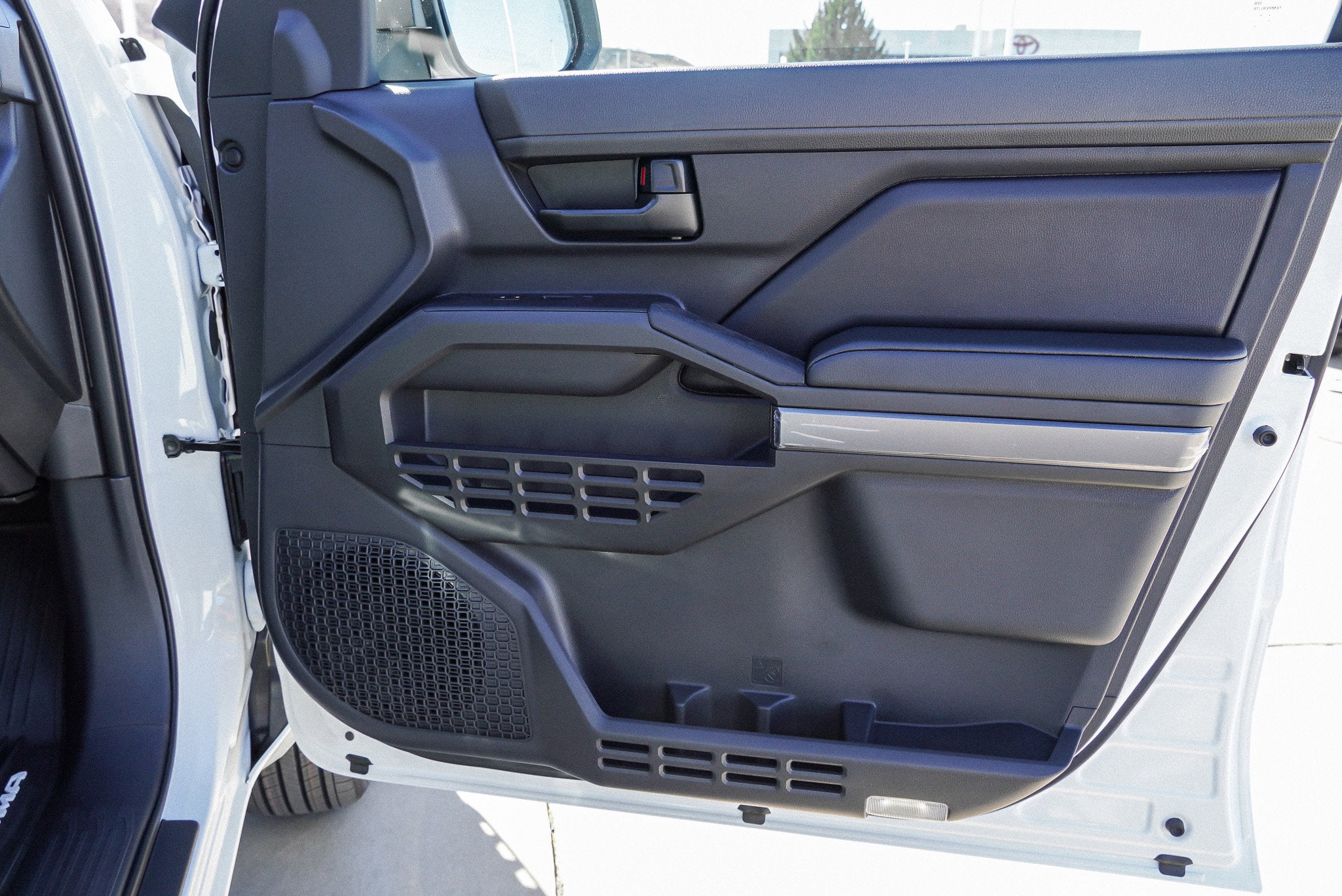2026 Toyota Tacoma SR5 - Photo 27