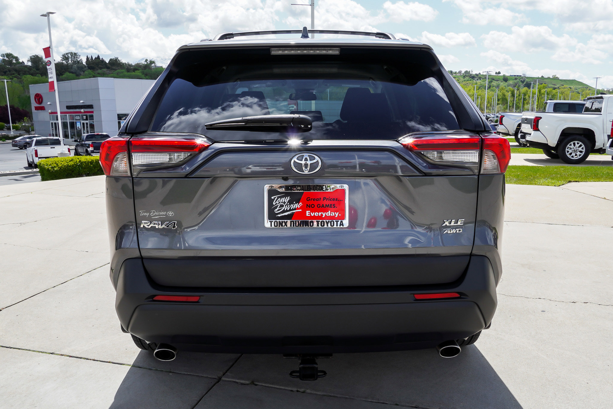 2021 Toyota RAV4 XLE - Photo 7
