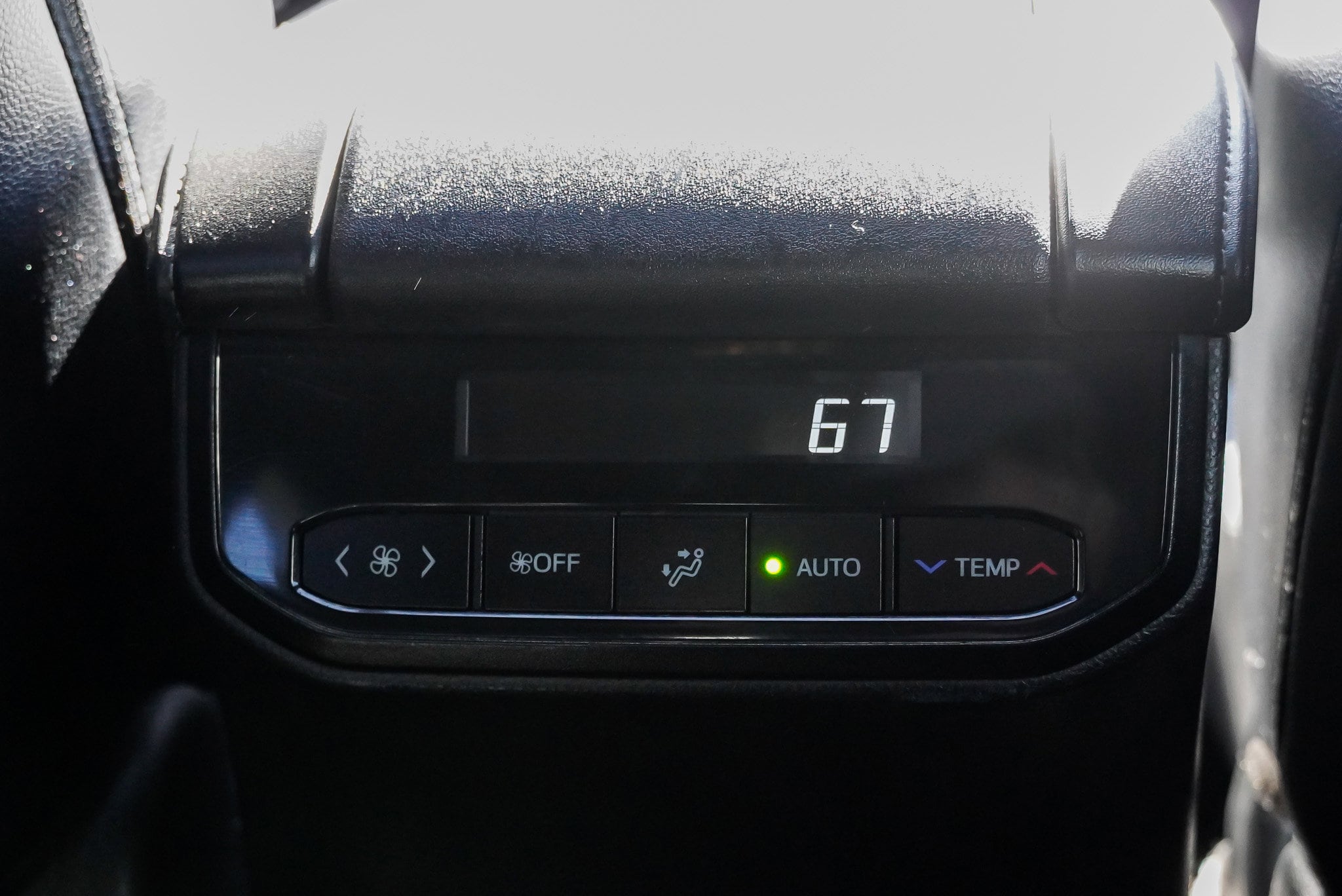 2025 Toyota Highlander XSE - Photo 32