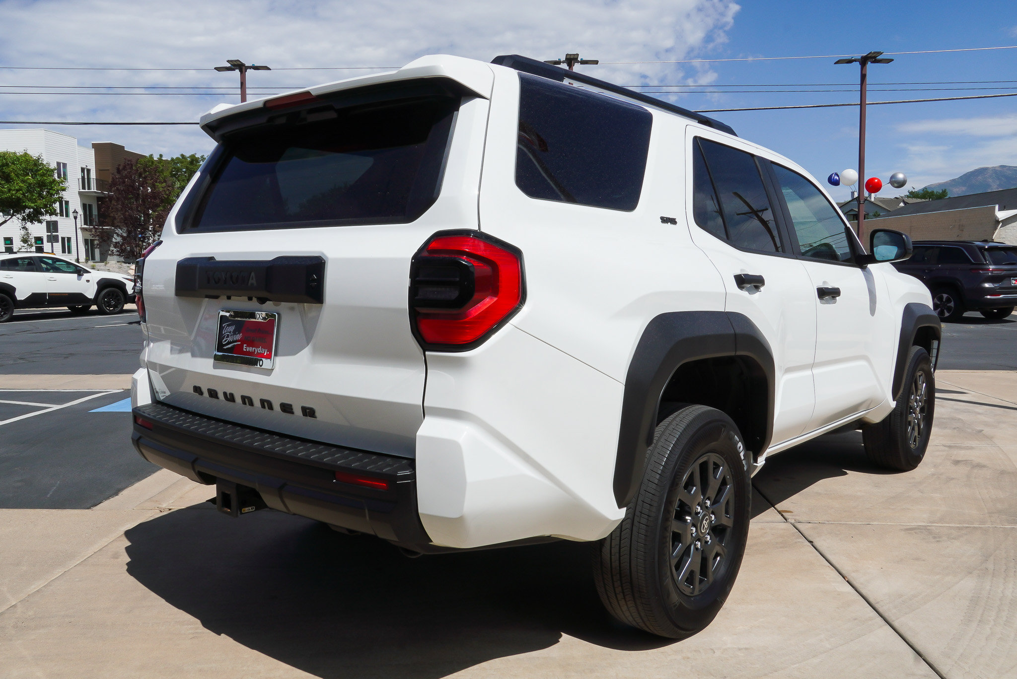 2025 Toyota 4Runner SR5 - Photo 8