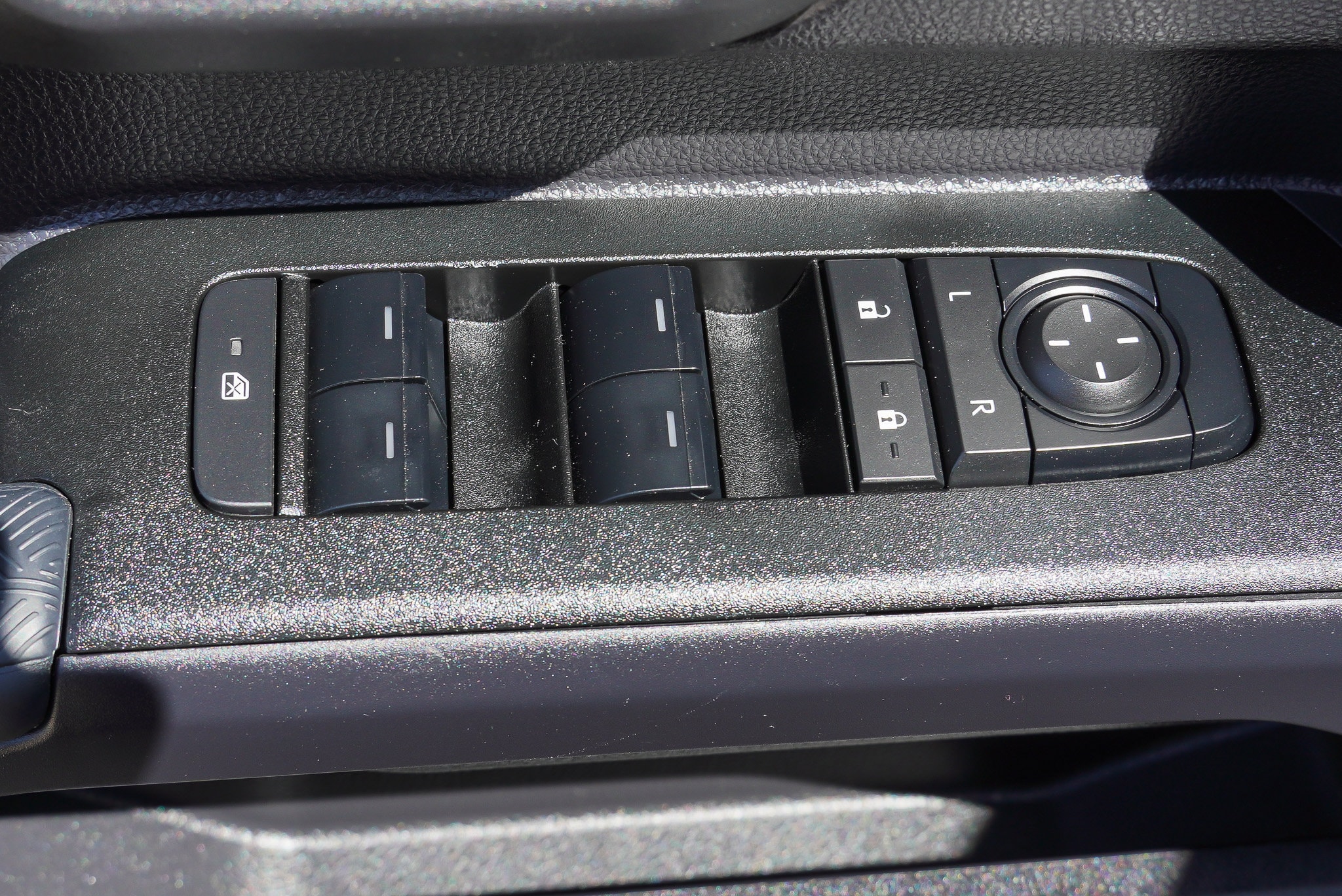 2025 Toyota 4Runner SR5 - Photo 19