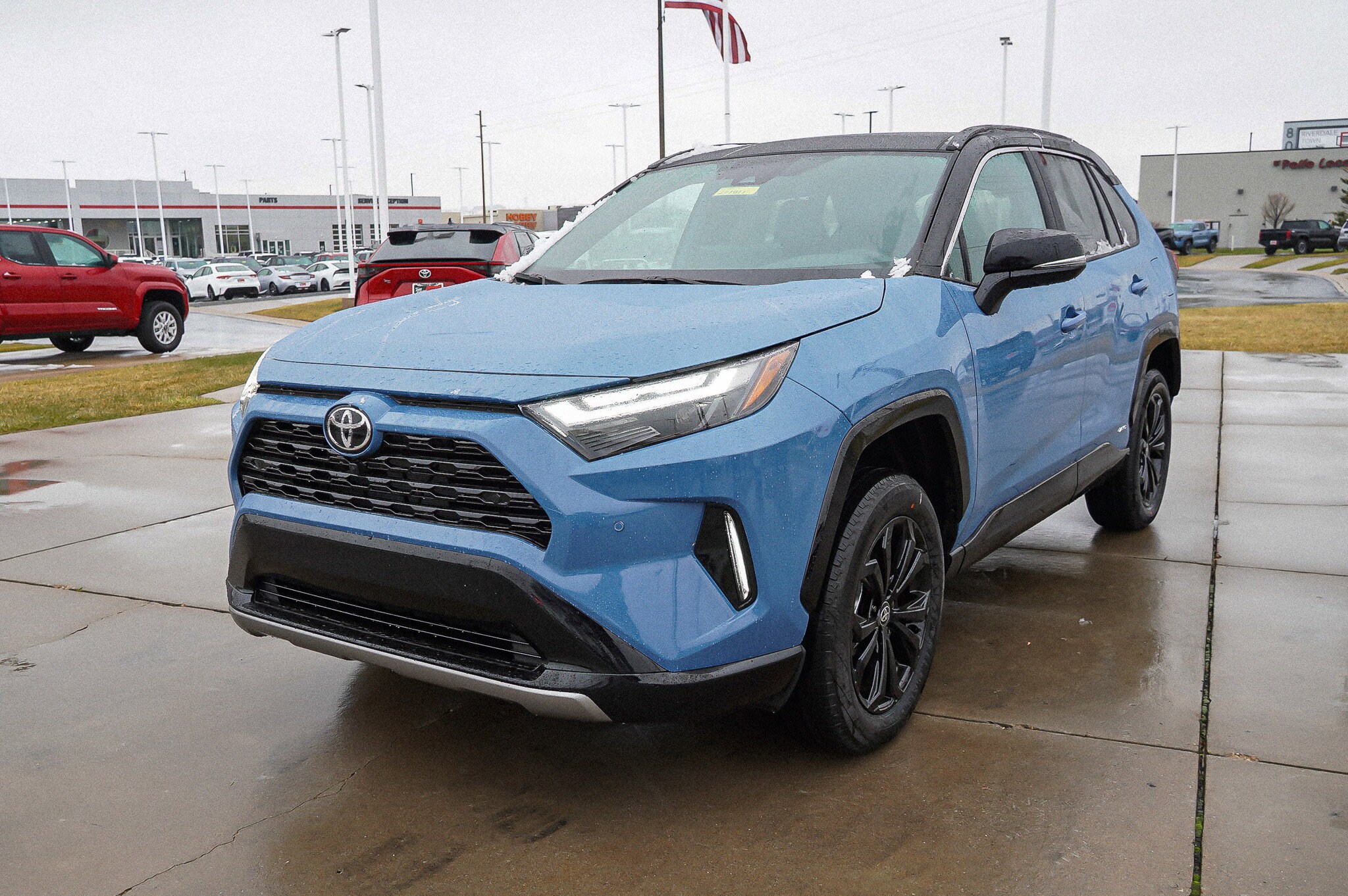 2025 Toyota RAV4 Hybrid XSE photo 4