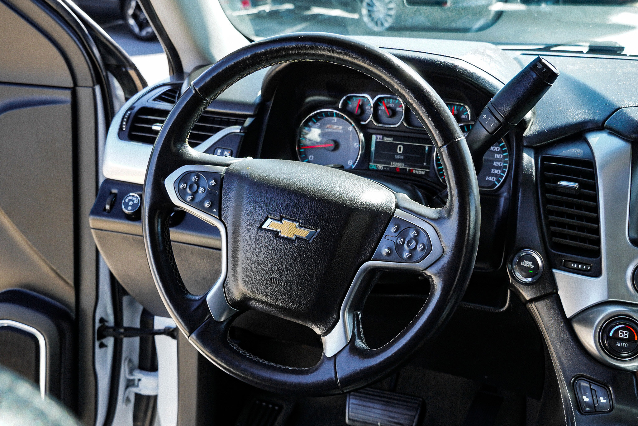 2016 Chevrolet Suburban LT - Photo 36