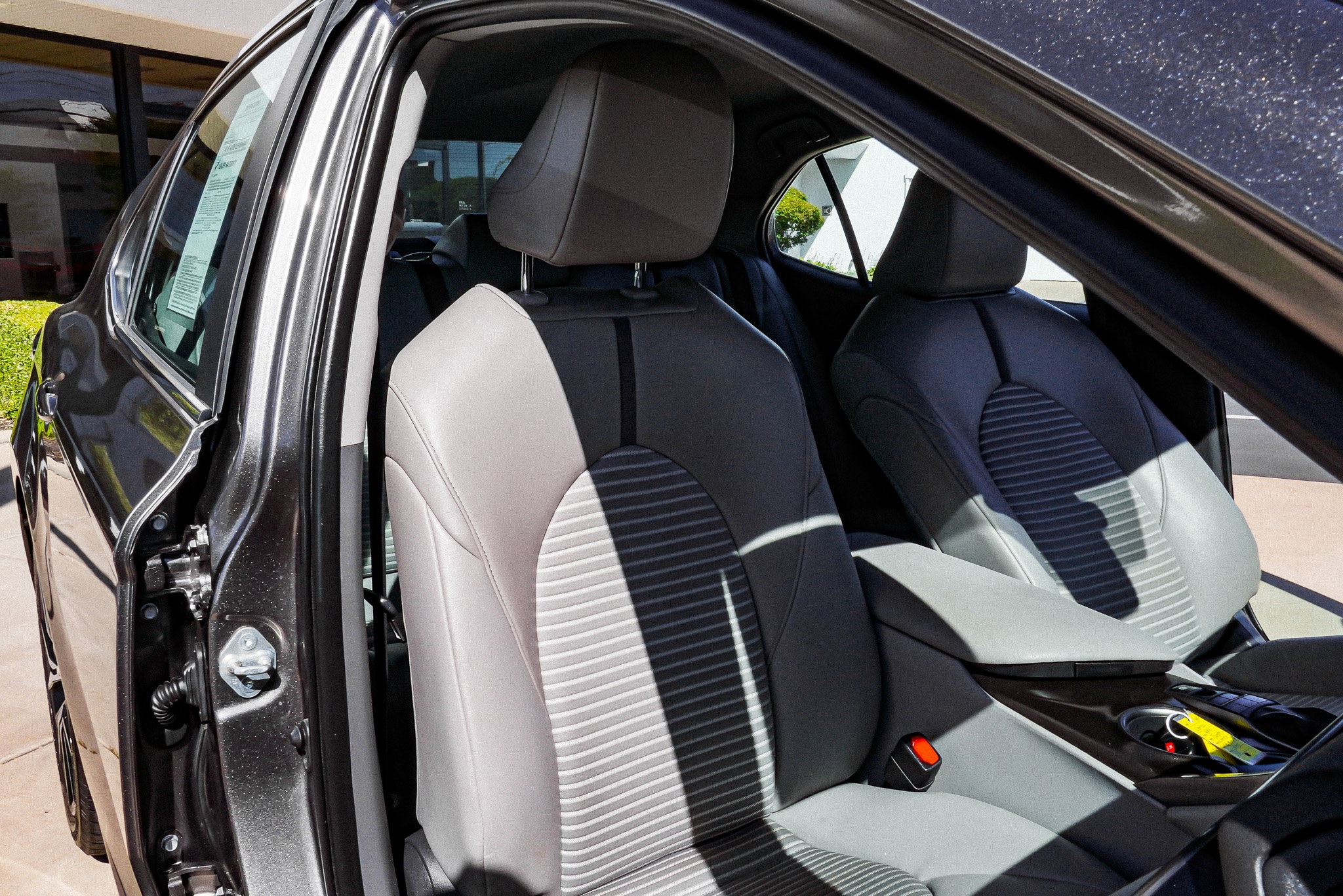 2021 Toyota Camry SE - Photo 23