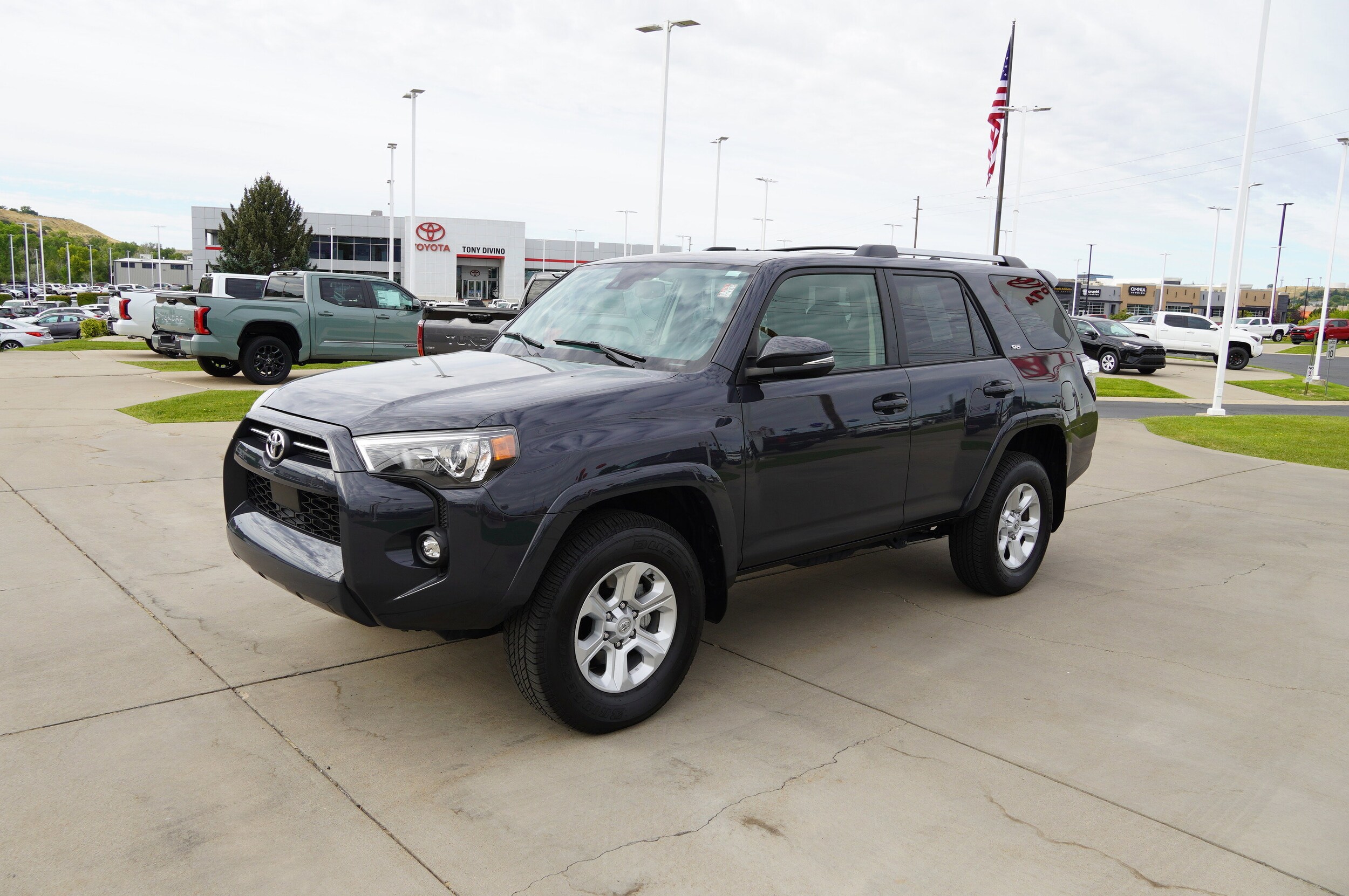 2024 Toyota 4Runner SR5 Premium photo 2