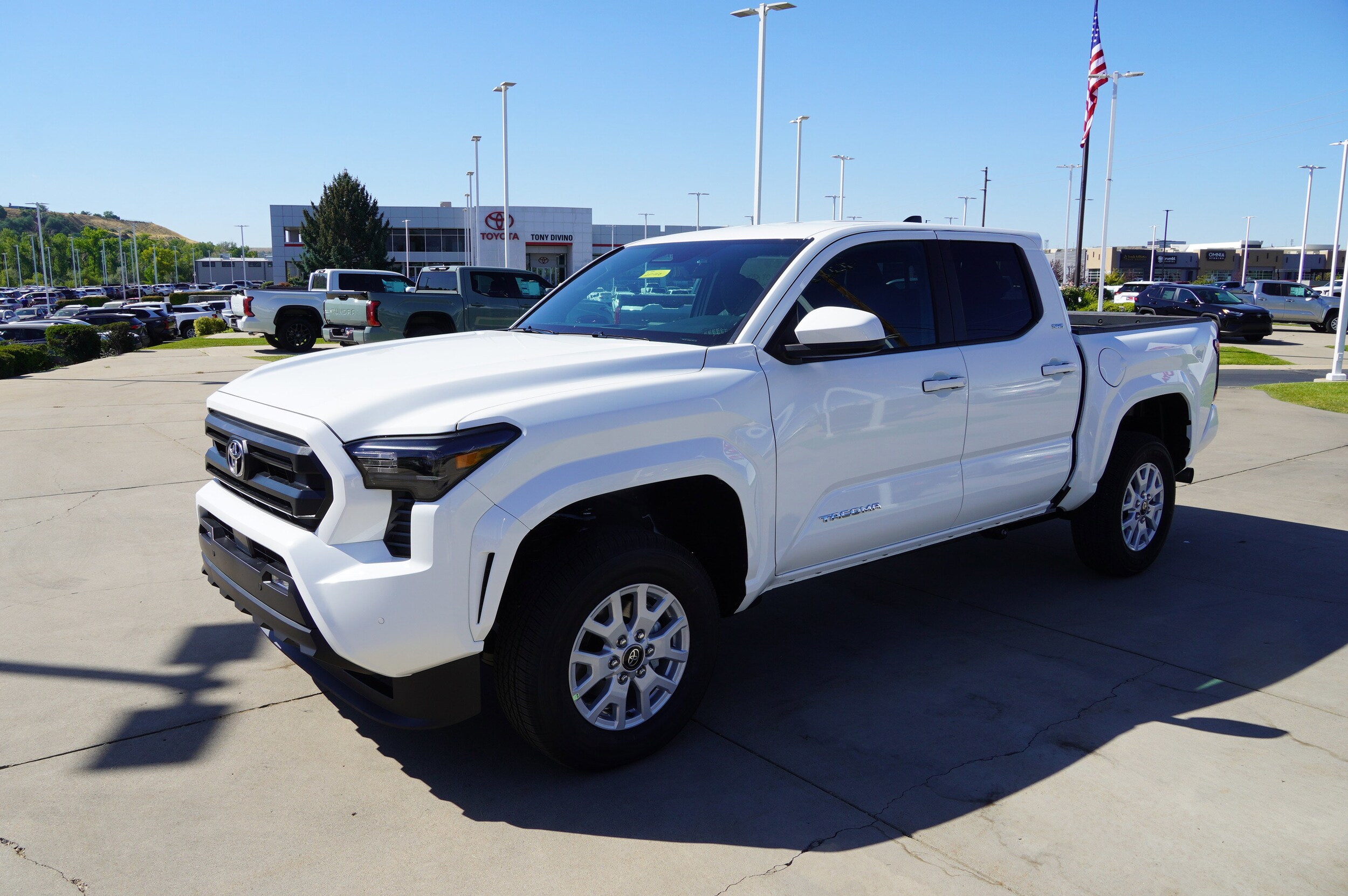 2025 Toyota Tacoma SR5 photo 4