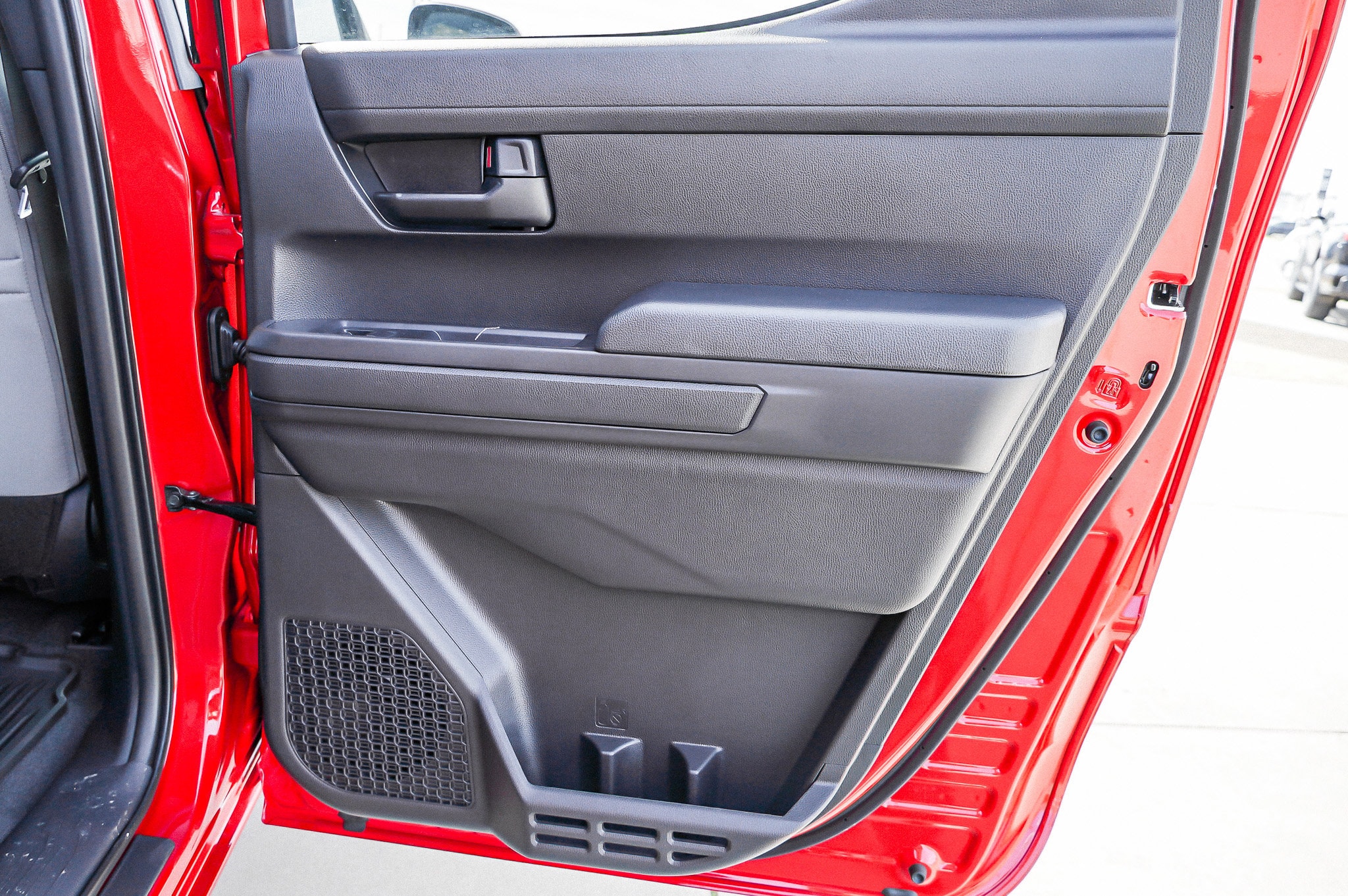2026 Toyota Tacoma SR5 - Photo 28