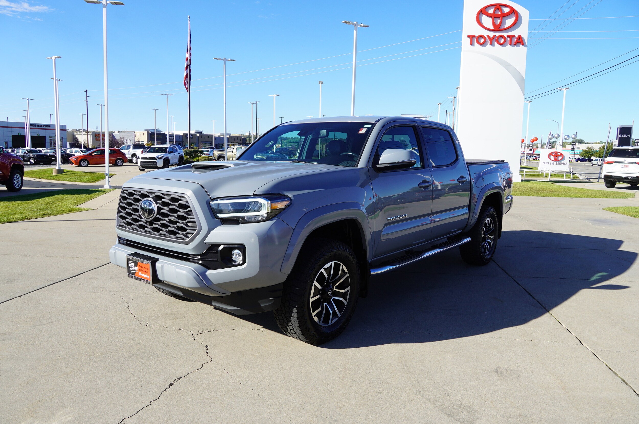 2021 Toyota Tacoma TRD Sport Double Cab photo 2