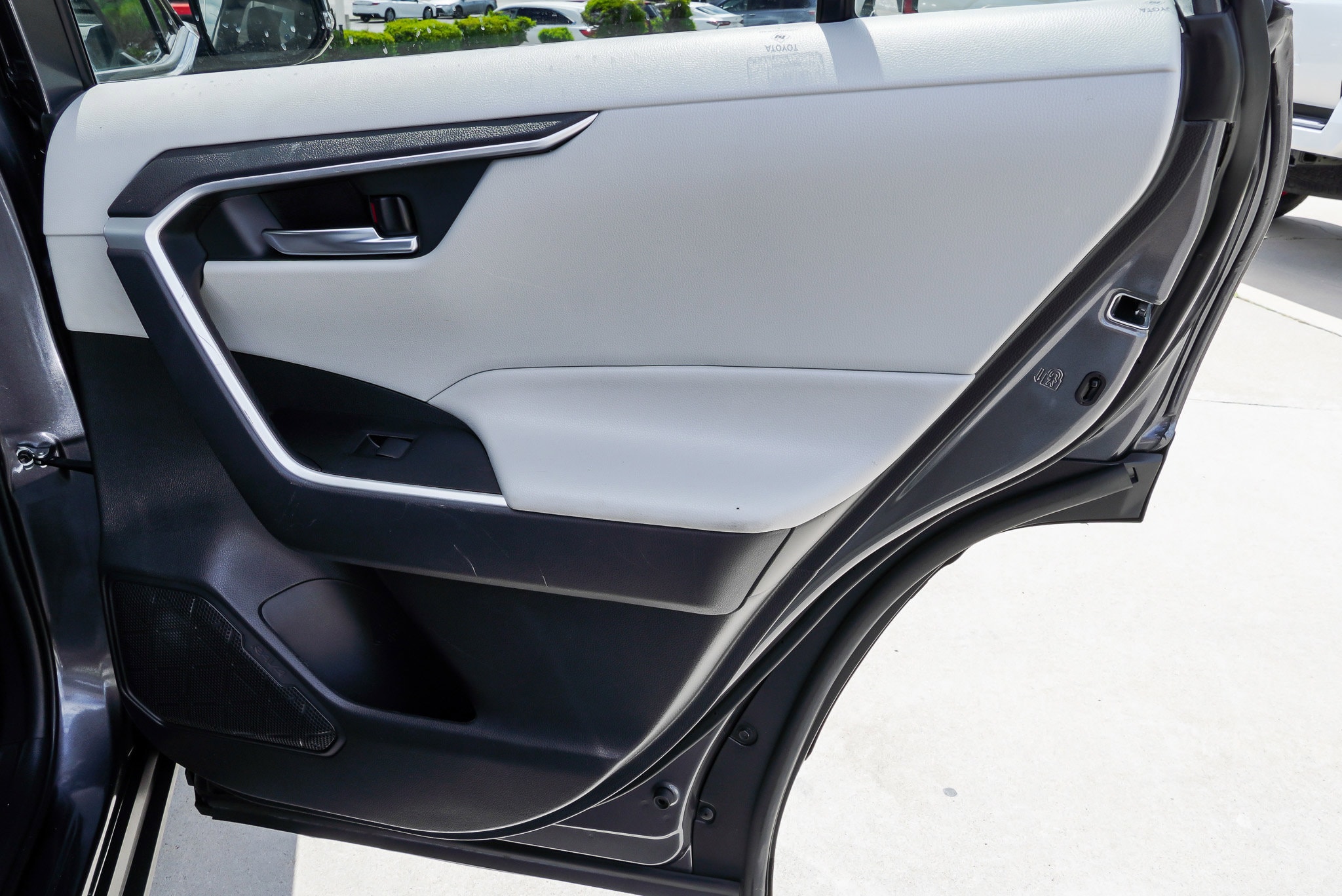 2021 Toyota RAV4 XLE - Photo 28