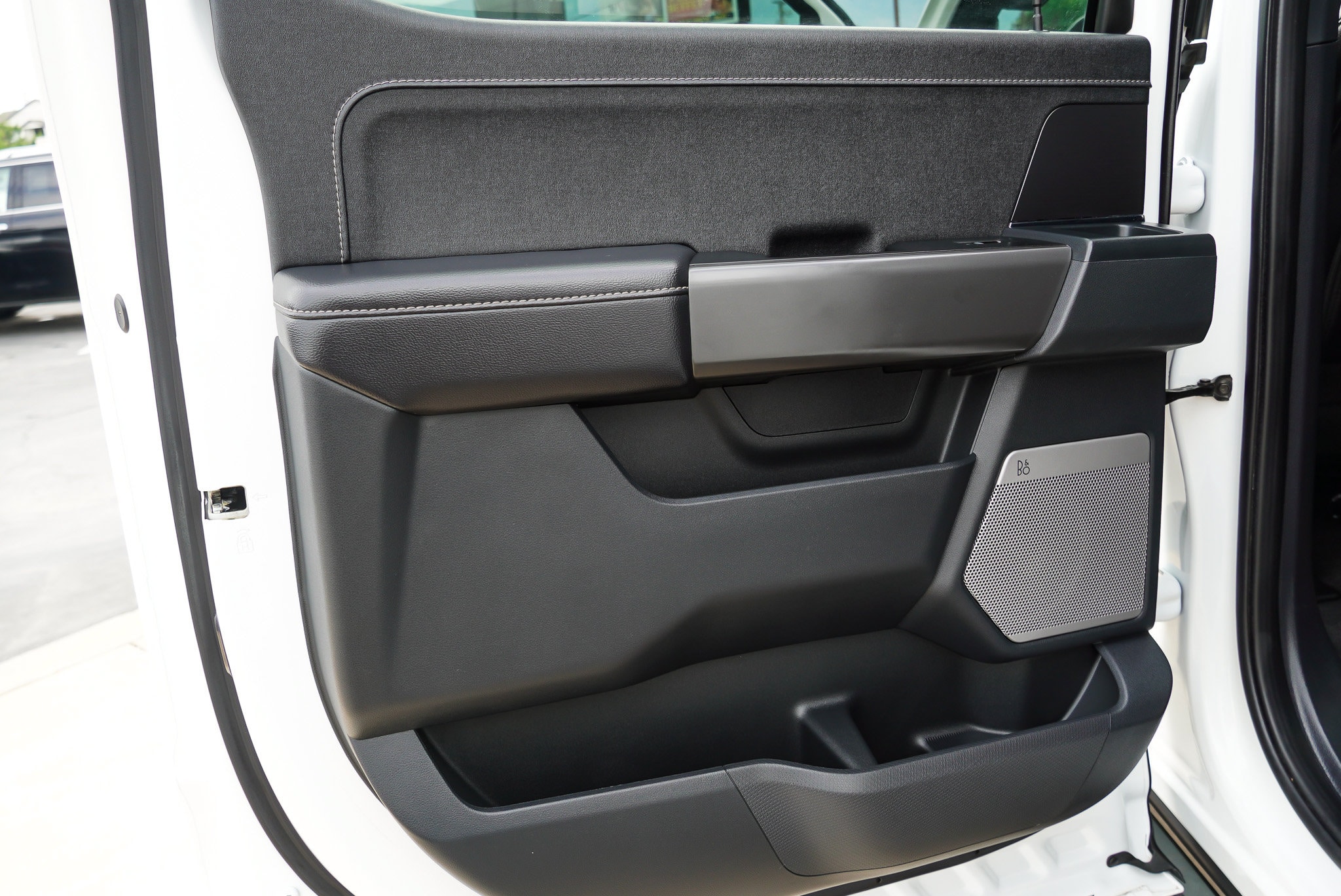 2025 Ford F-150 Lariat - Photo 25