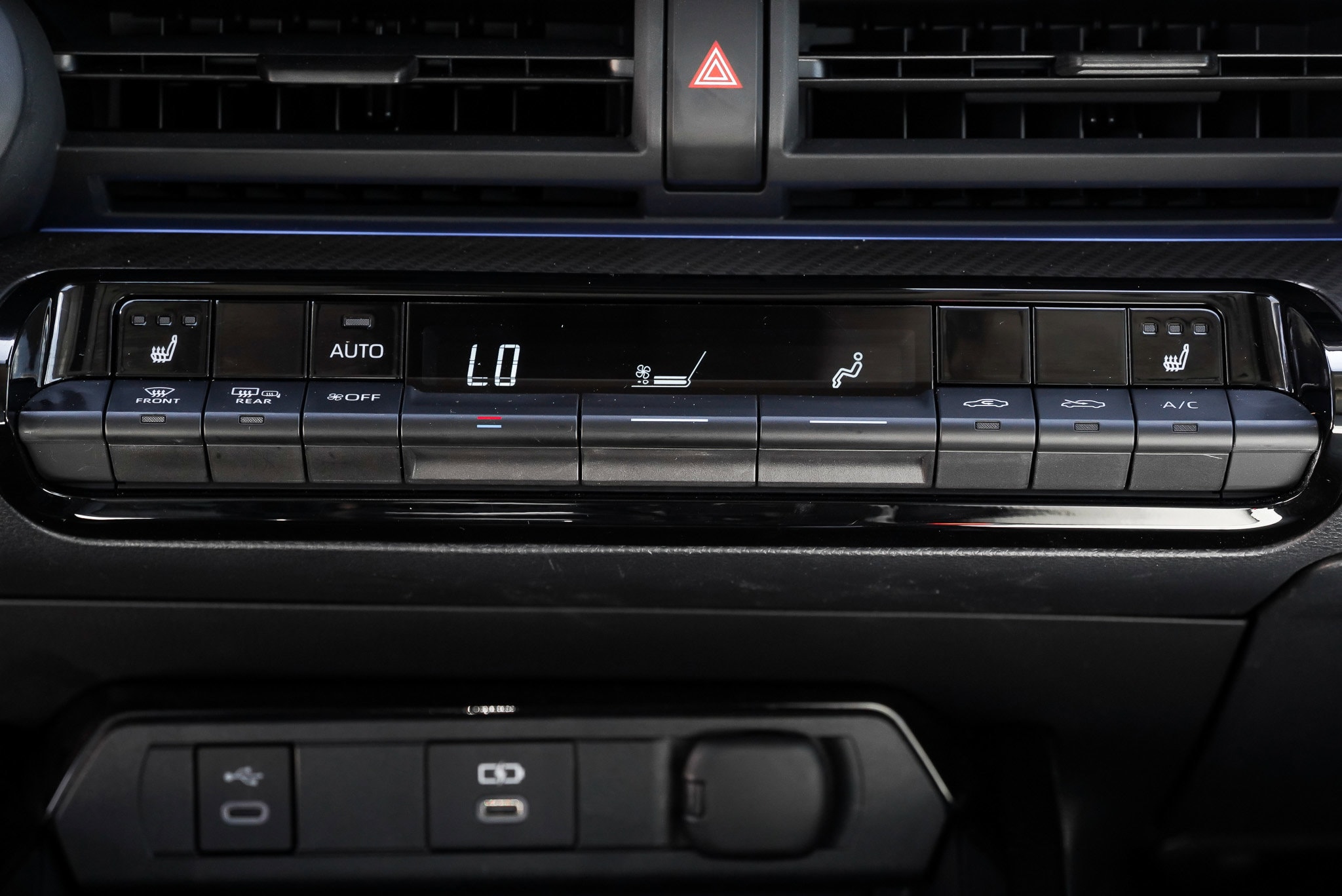 2024 Toyota Prius XLE - Photo 35