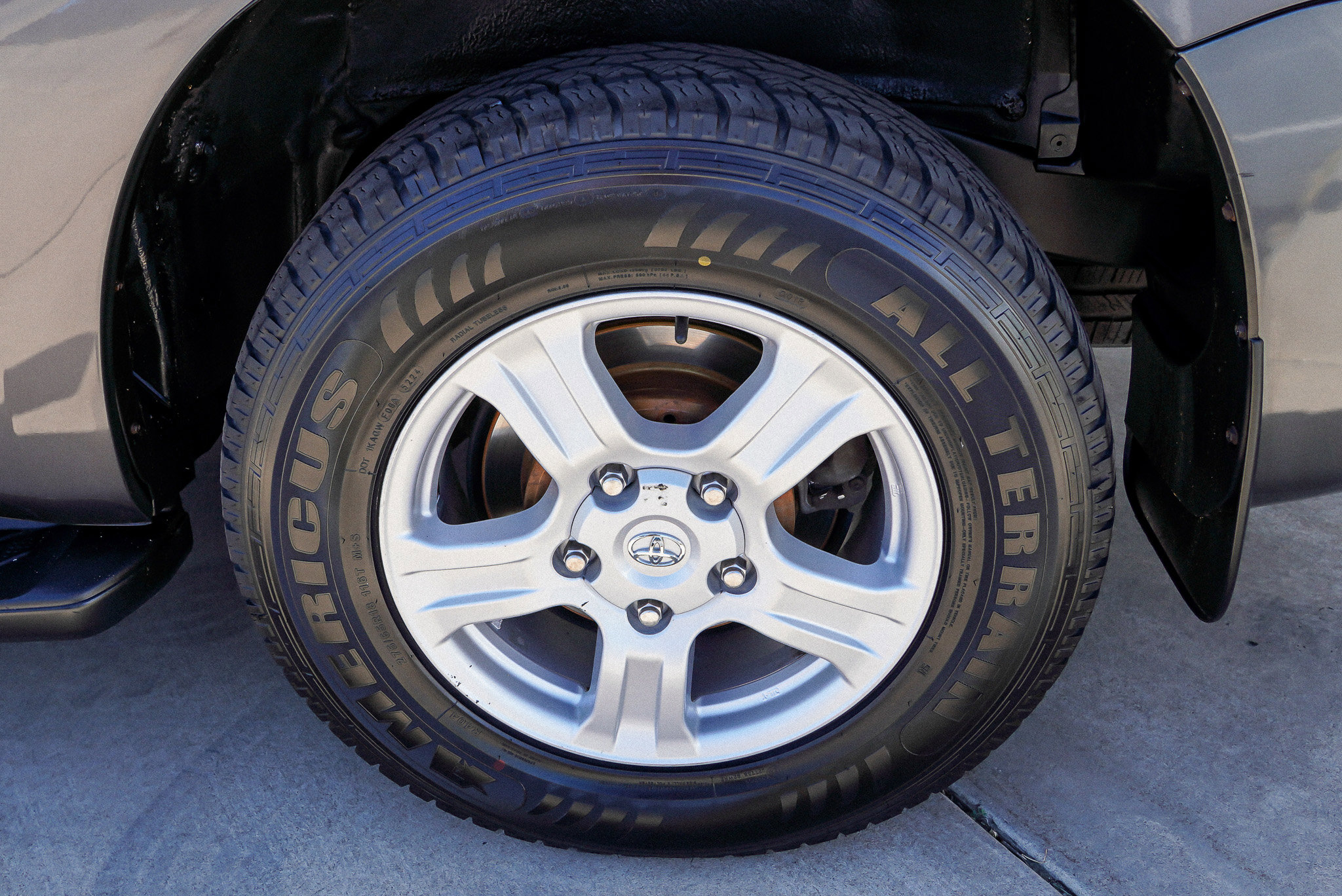 2016 Toyota Sequoia SR5 - Photo 13