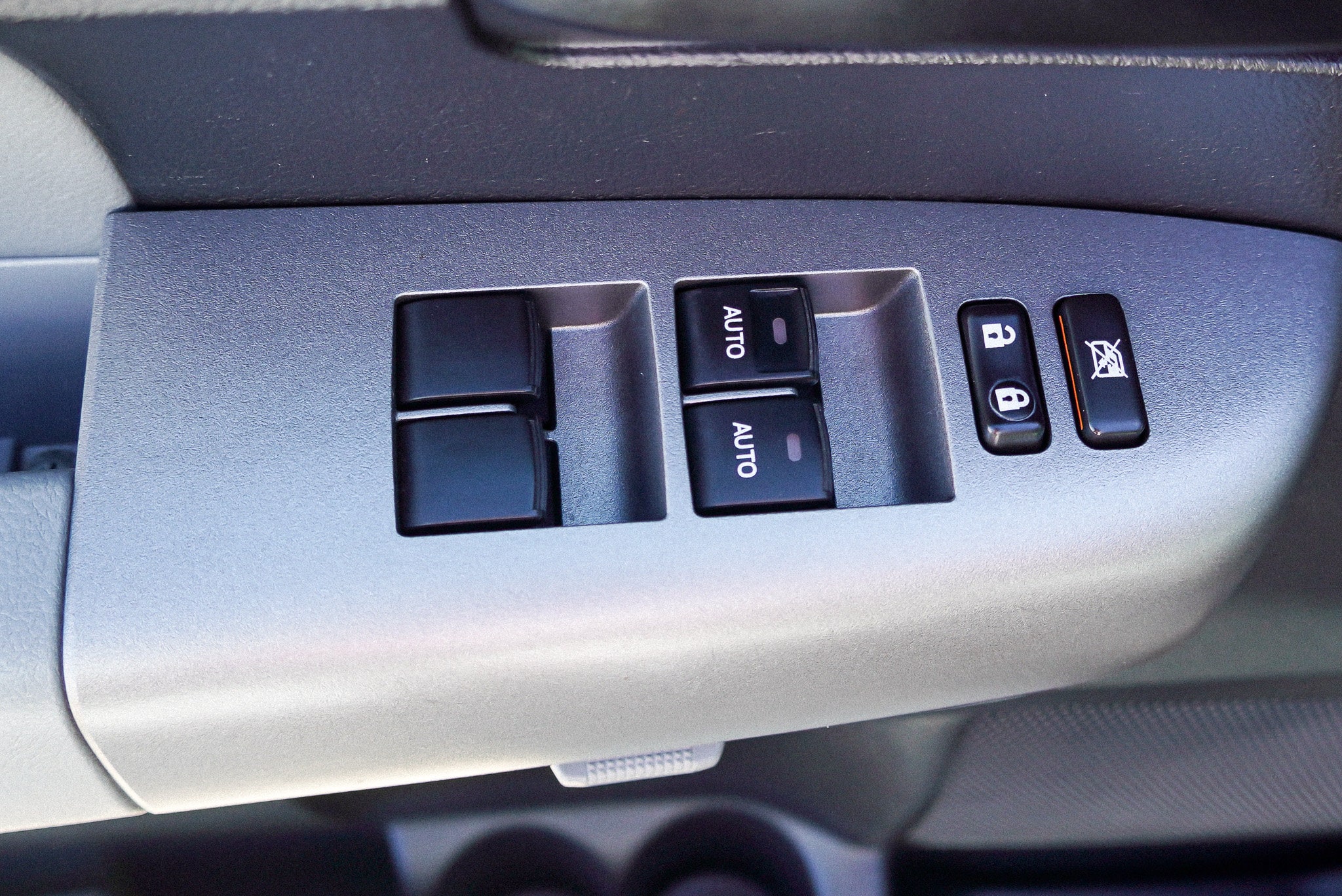 2016 Toyota Sequoia SR5 - Photo 19