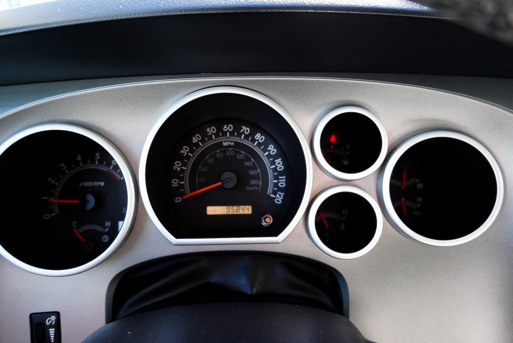 2016 Toyota Sequoia SR5 - Photo 43
