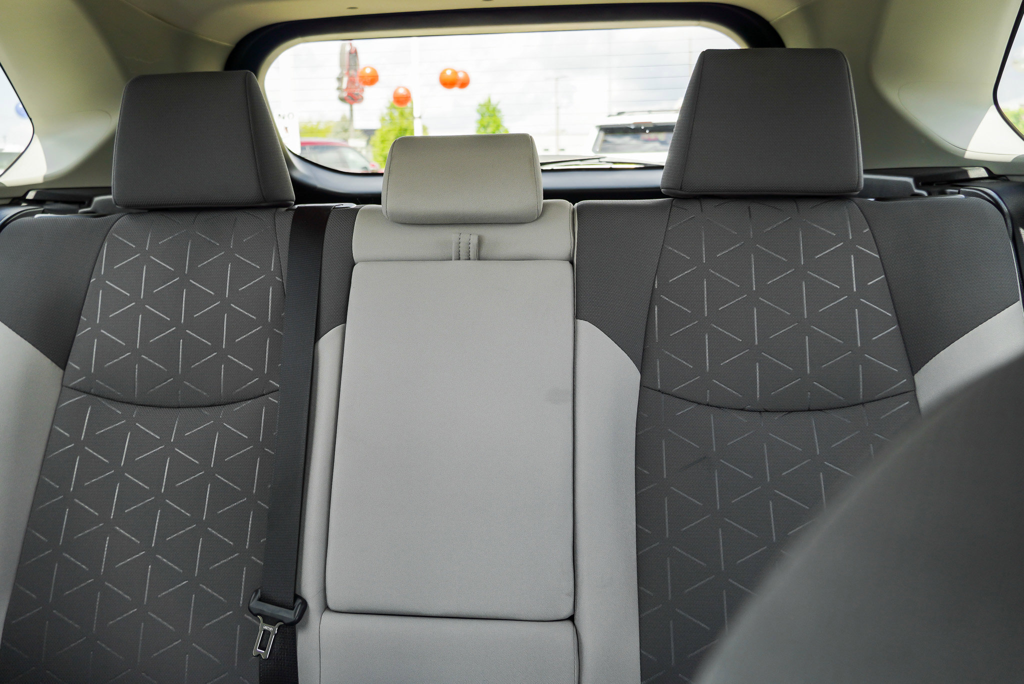 2021 Toyota RAV4 XLE - Photo 22