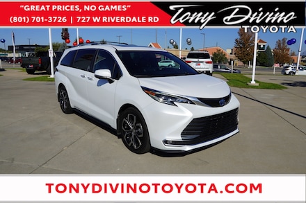 2025 Toyota Sienna Platinum Van Passenger Van