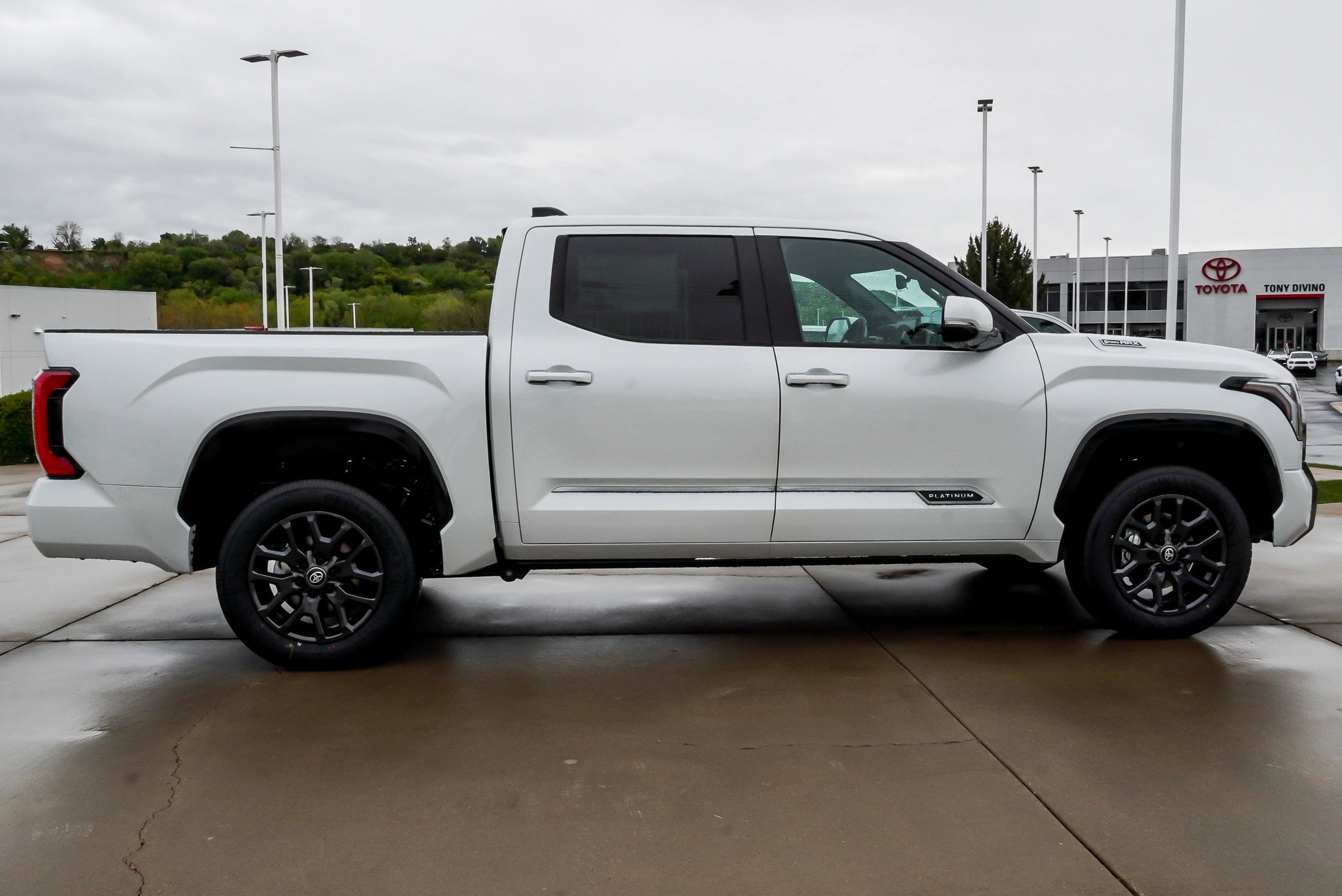 2026 Toyota Tundra Platinum - Photo 9