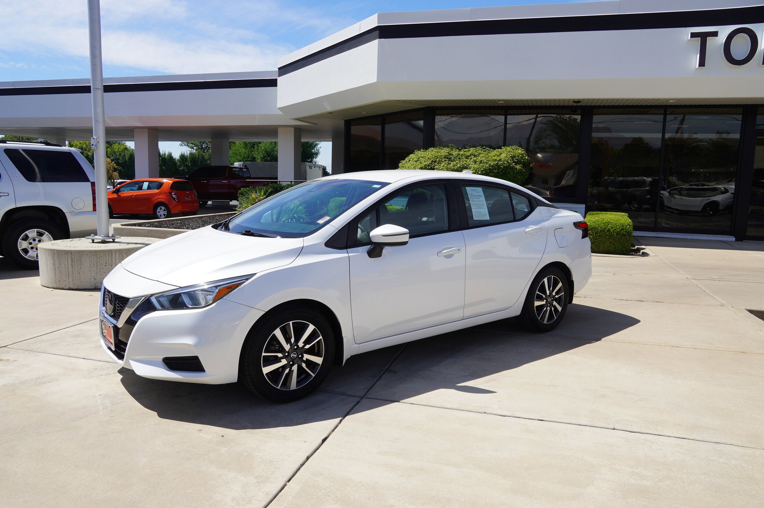 2020 Nissan Versa SV photo 4