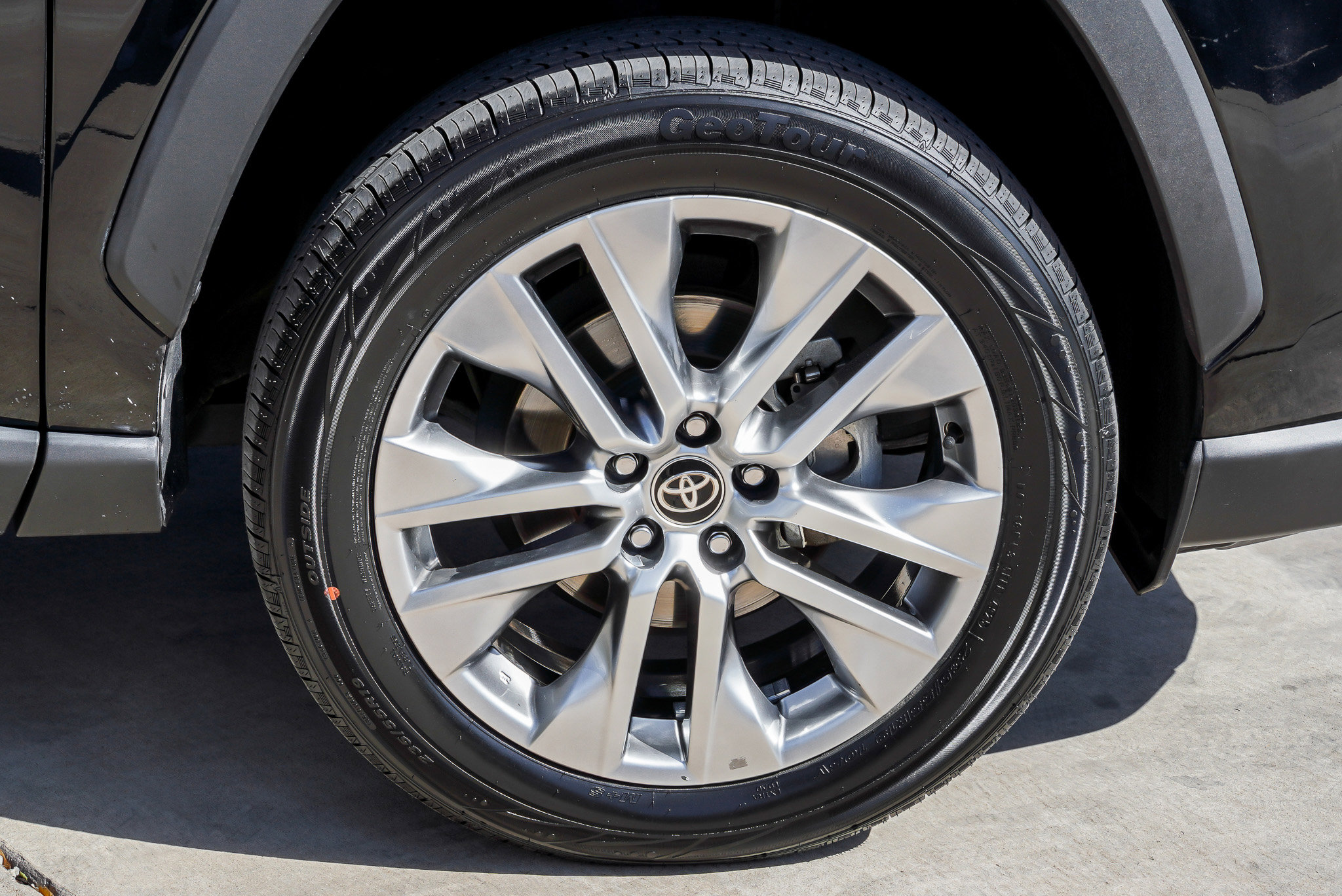 2024 Toyota RAV4 XLE Premium - Photo 10