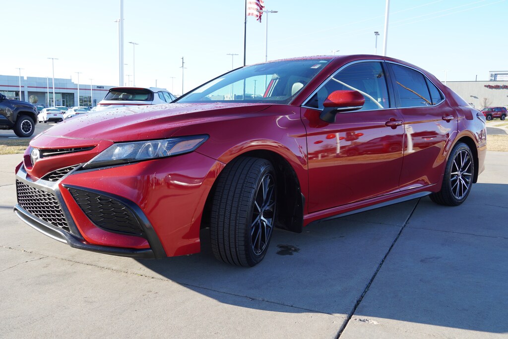 Used 2021 Toyota Camry SE Sedan