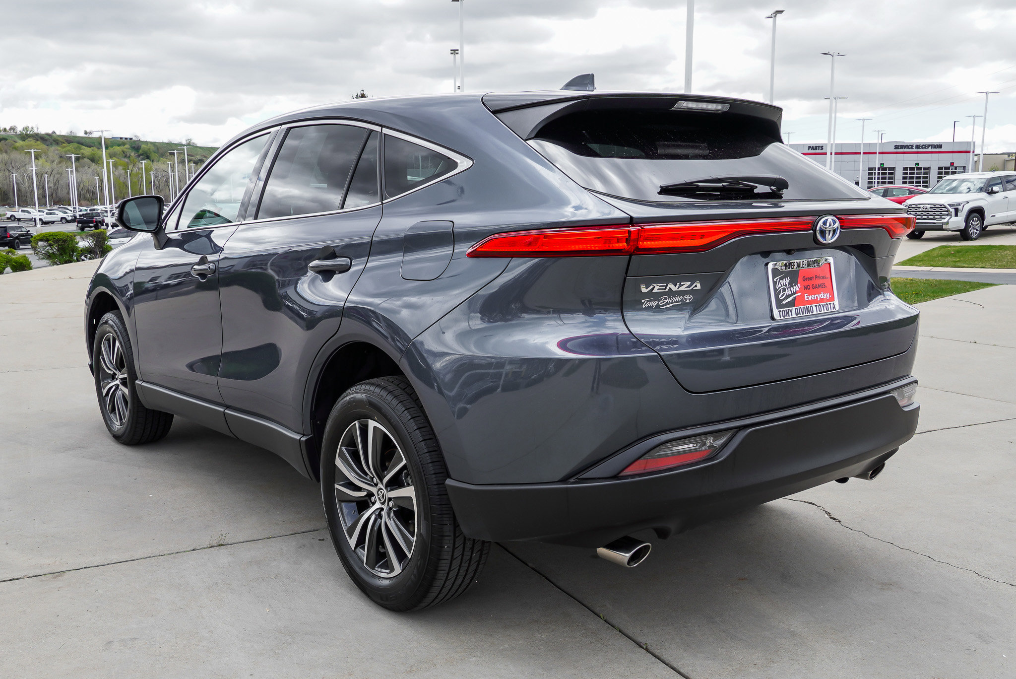 View vehicle photo 6