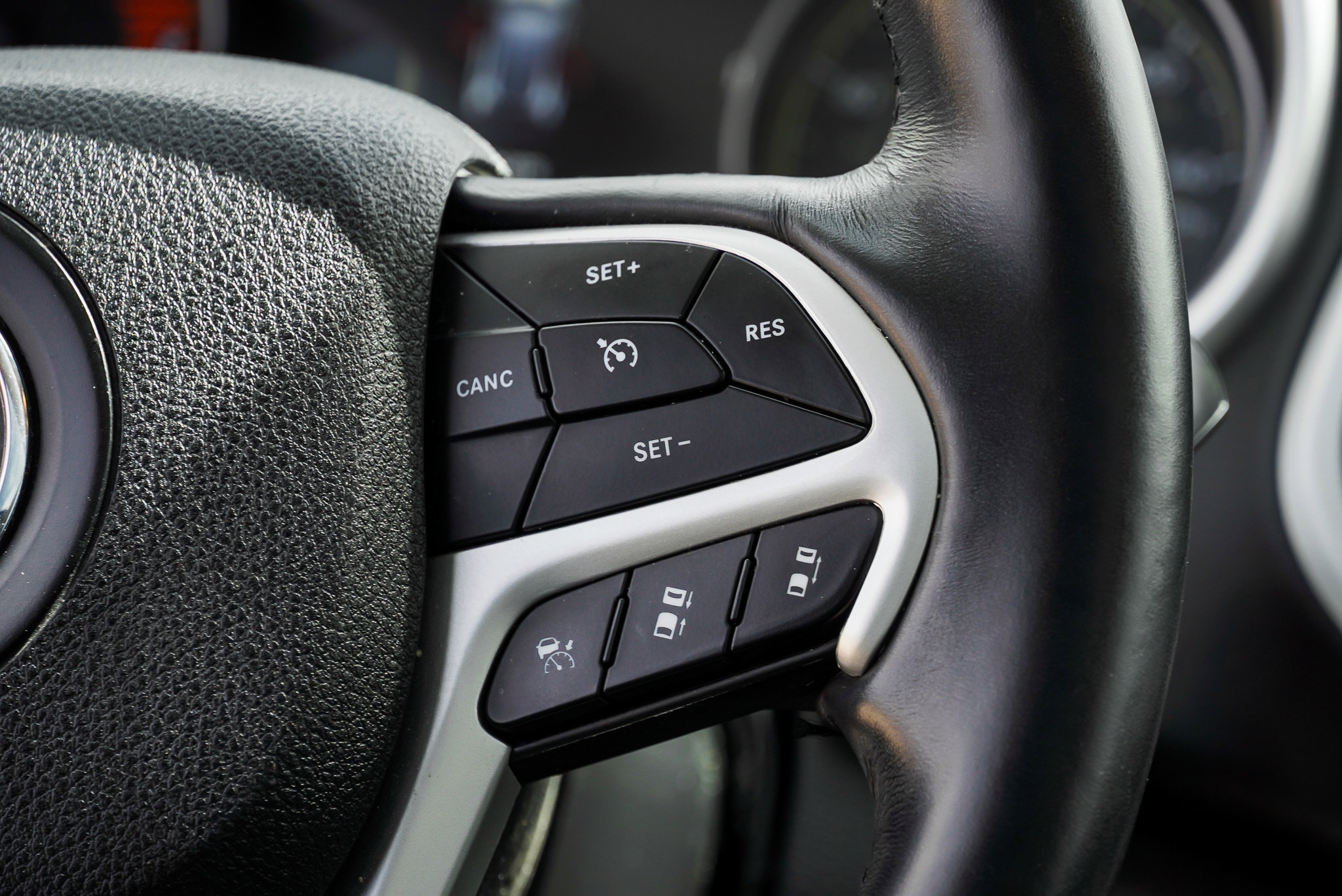 2018 Jeep Cherokee Overland - Photo 35