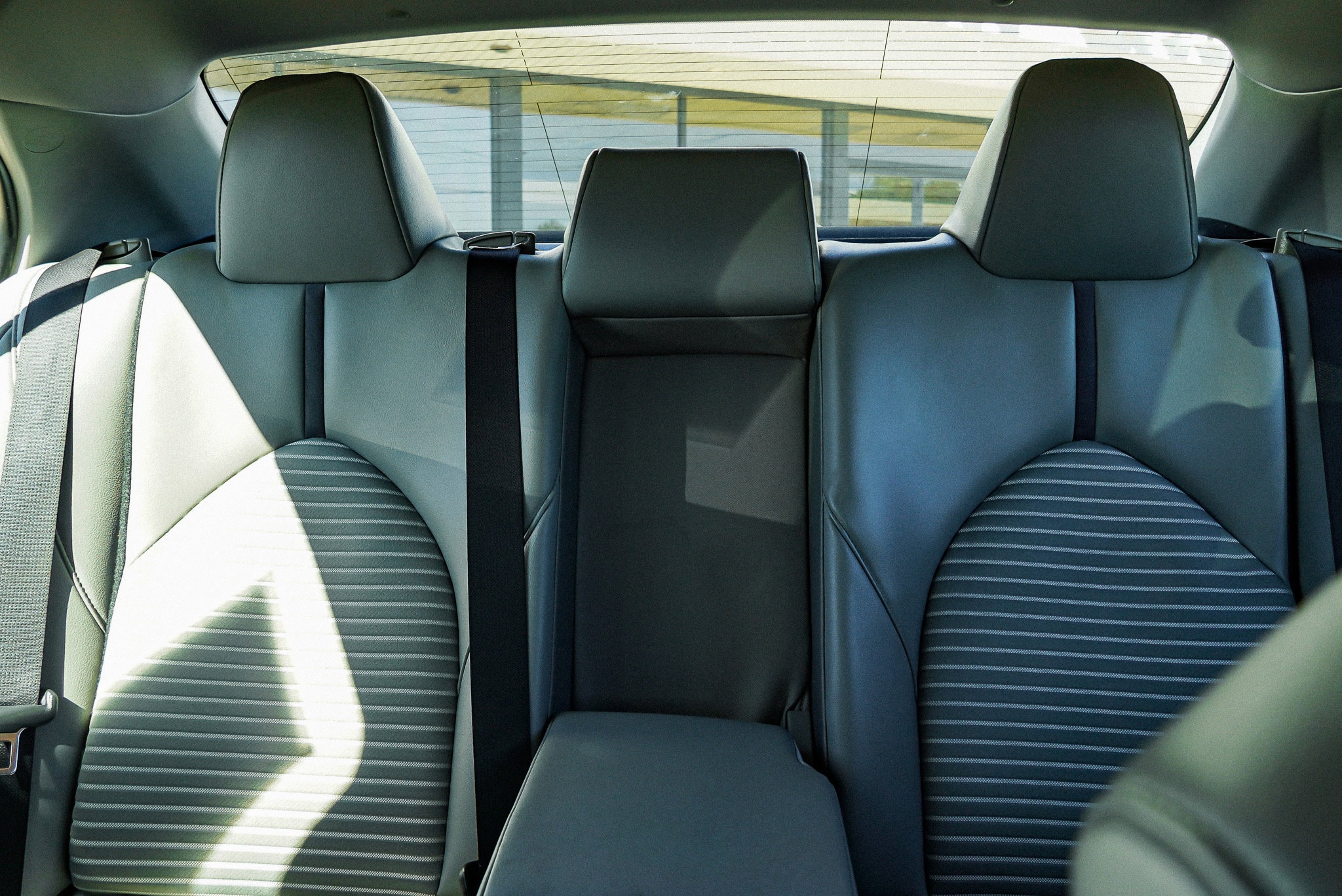 2021 Toyota Camry SE - Photo 21