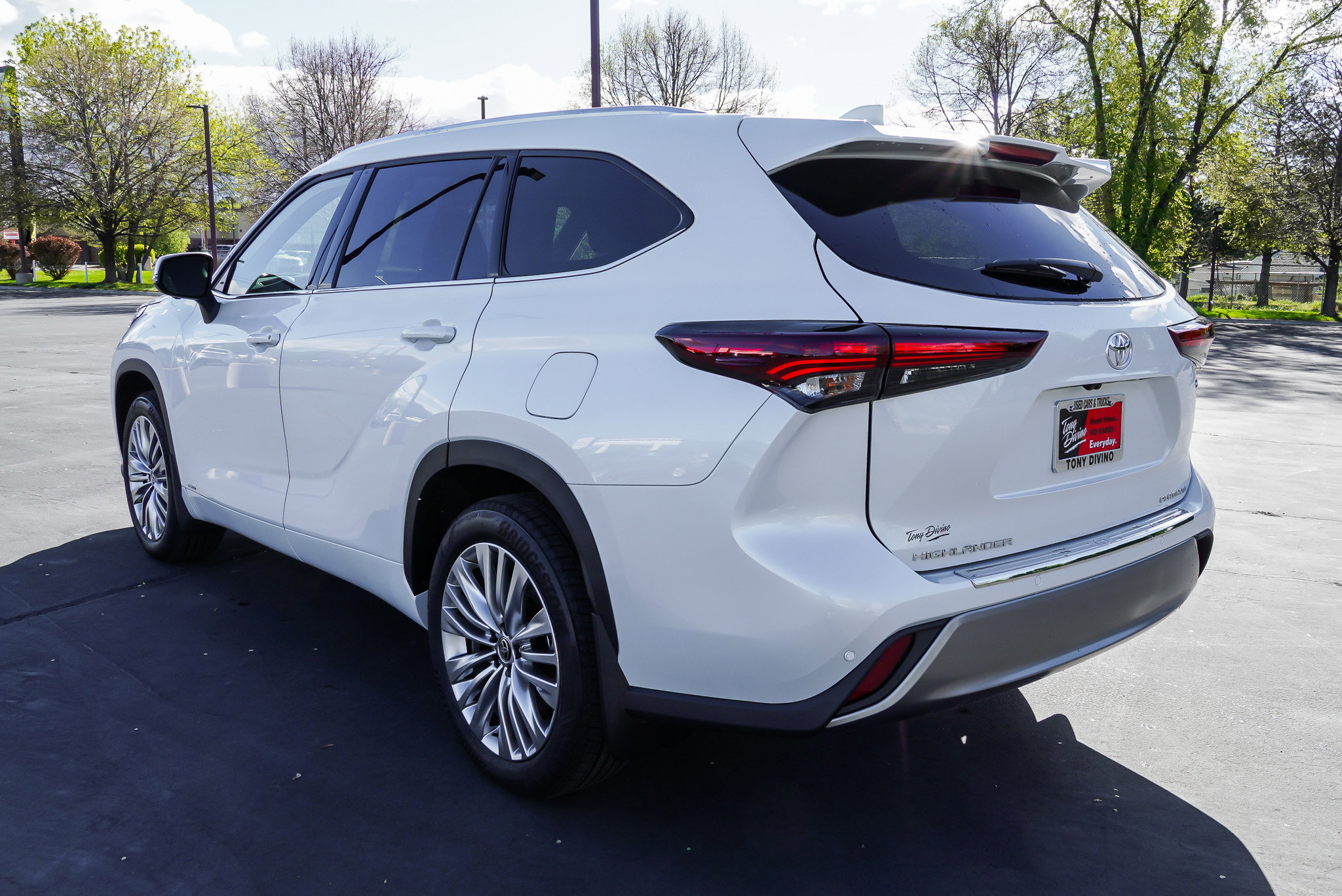 View vehicle photo 6