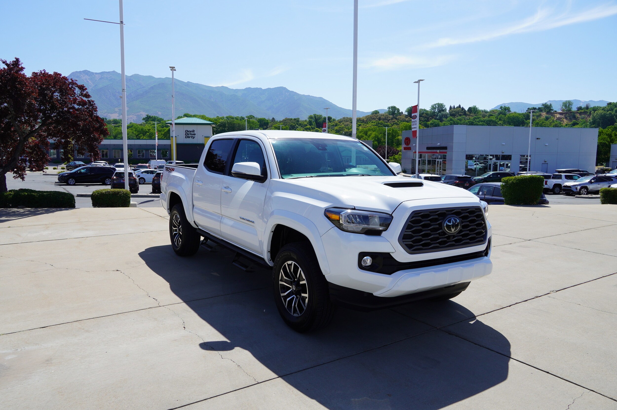 2023 Toyota Tacoma TRD Sport photo 2