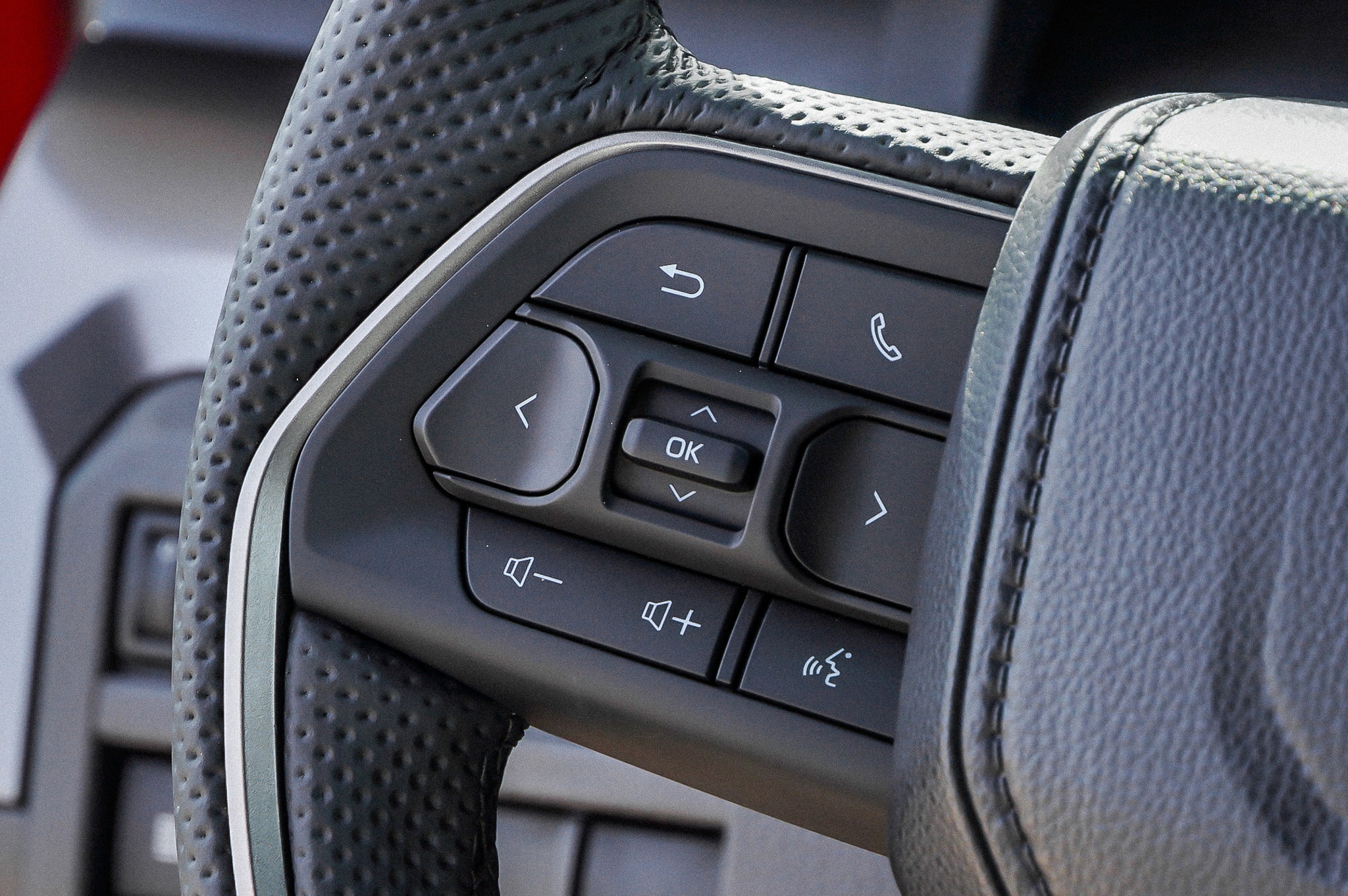 2026 Toyota Tacoma SR5 - Photo 32