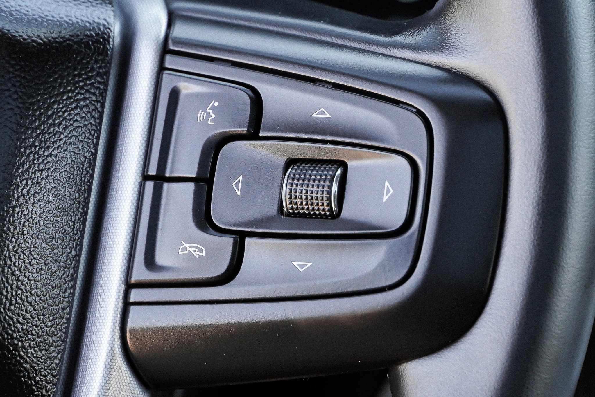2024 GMC Yukon XL SLT - Photo 39