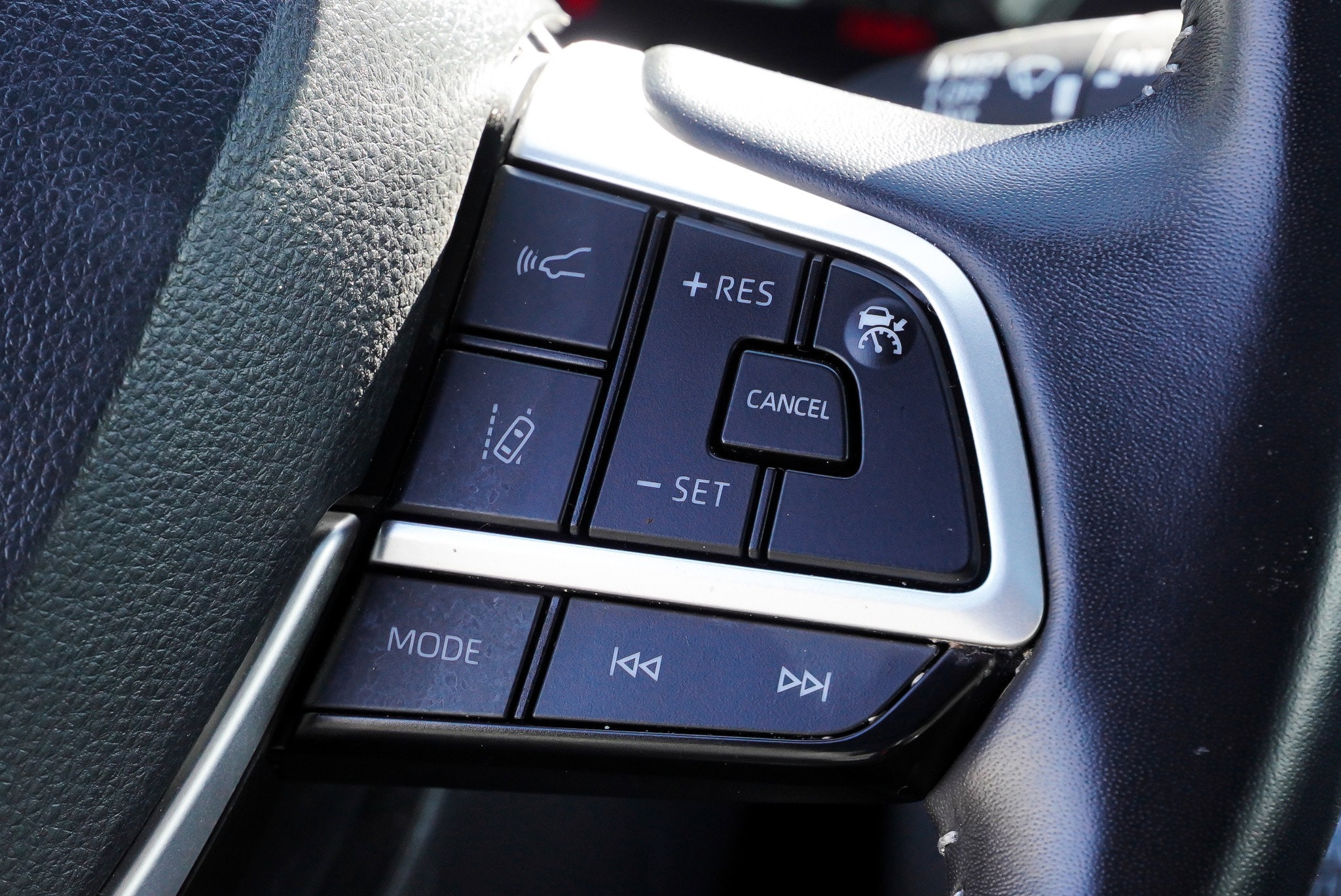 2025 Toyota Highlander XSE - Photo 37