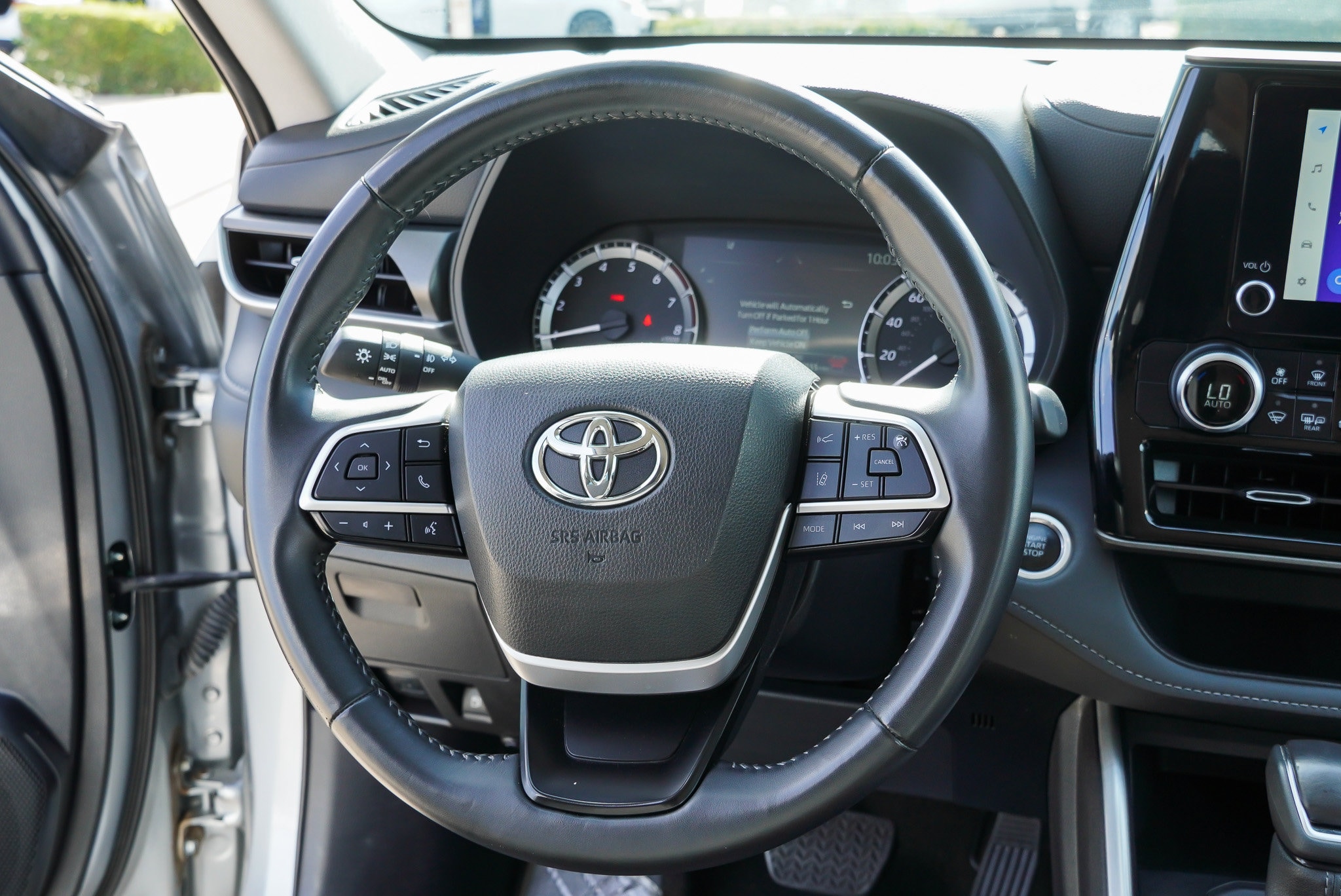 2024 Toyota Highlander LE - Photo 33