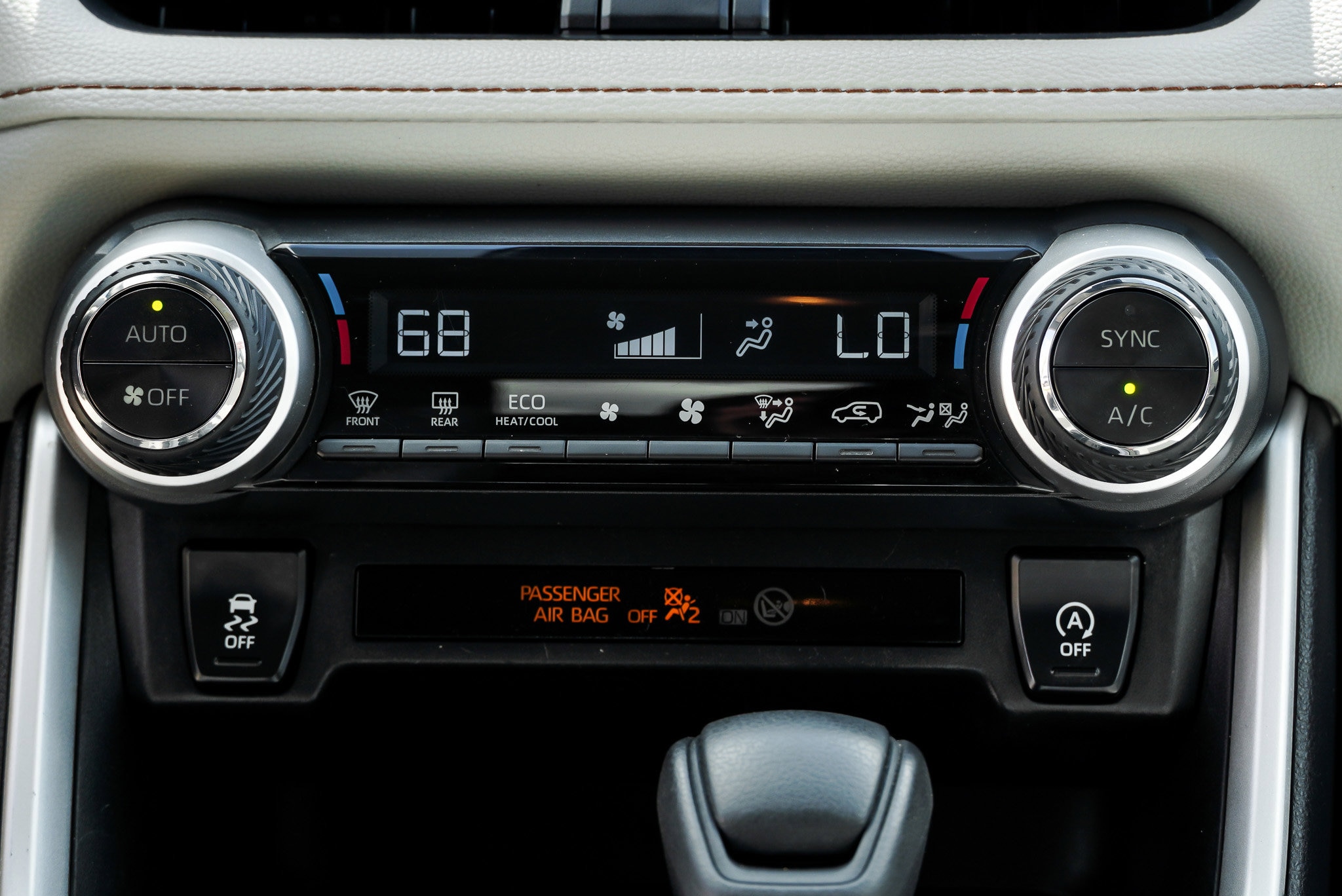 2021 Toyota RAV4 XLE - Photo 35