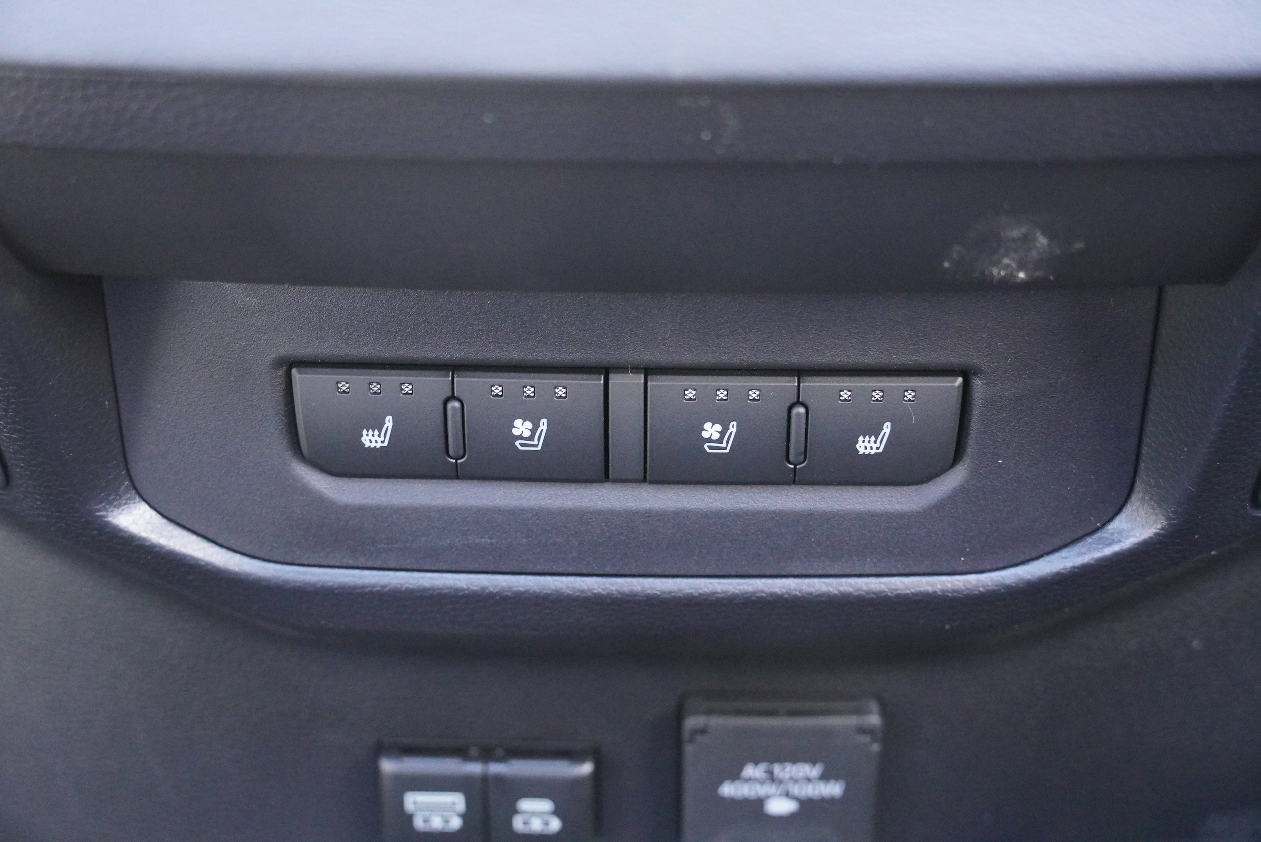 2026 Toyota Tundra Platinum - Photo 29