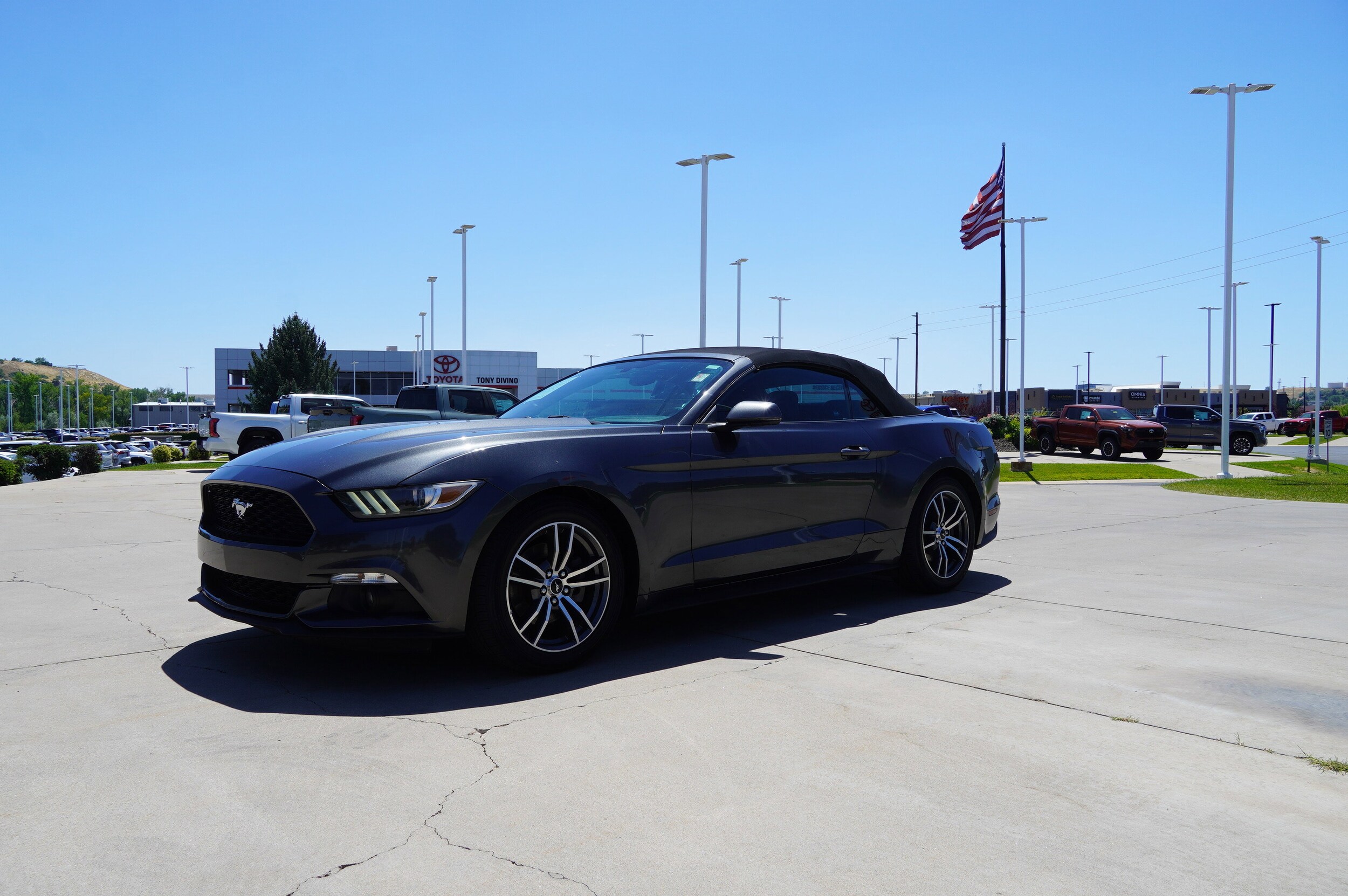 2017 Ford Mustang EcoBoost Premium Convertible photo 4