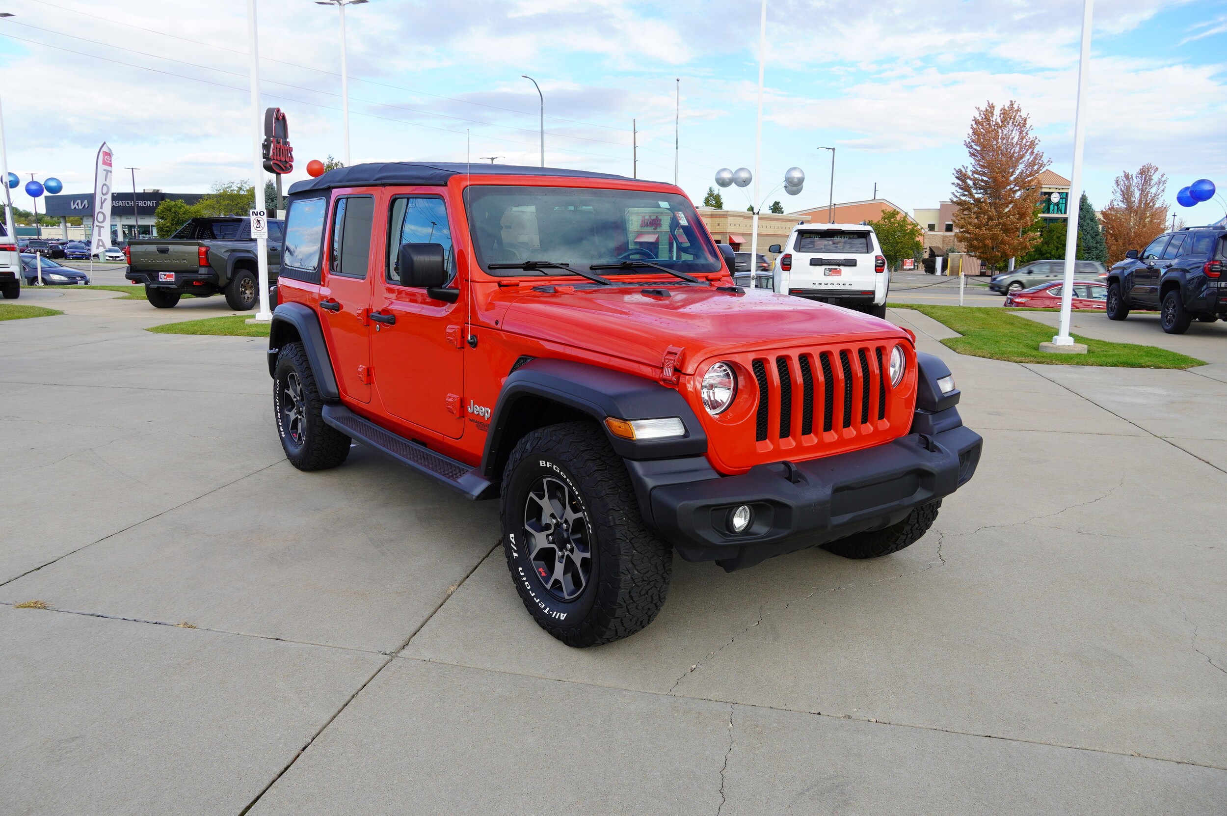 2018 Jeep Wrangler Unlimited Sport S photo 2