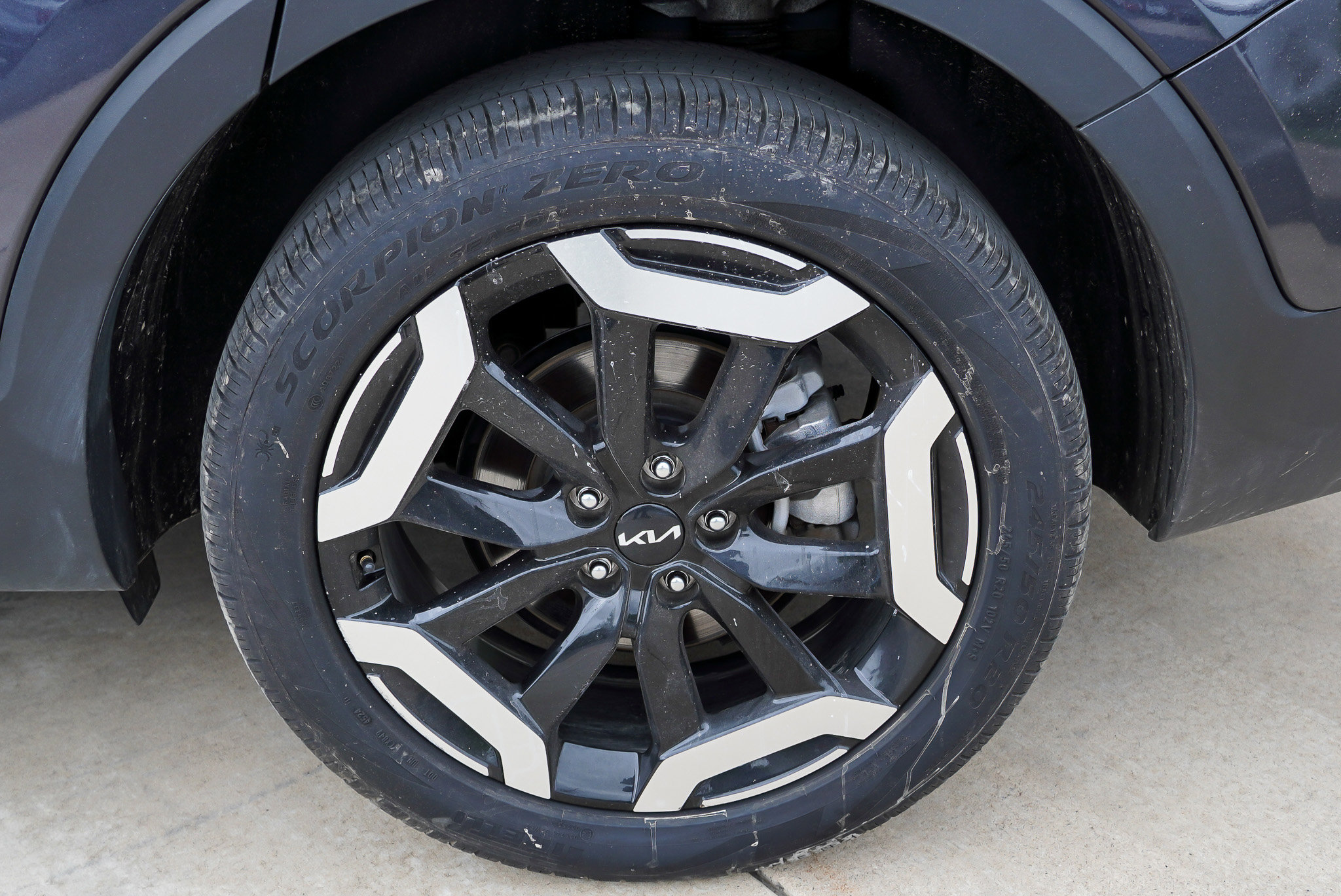 2025 Kia Telluride S - Photo 13