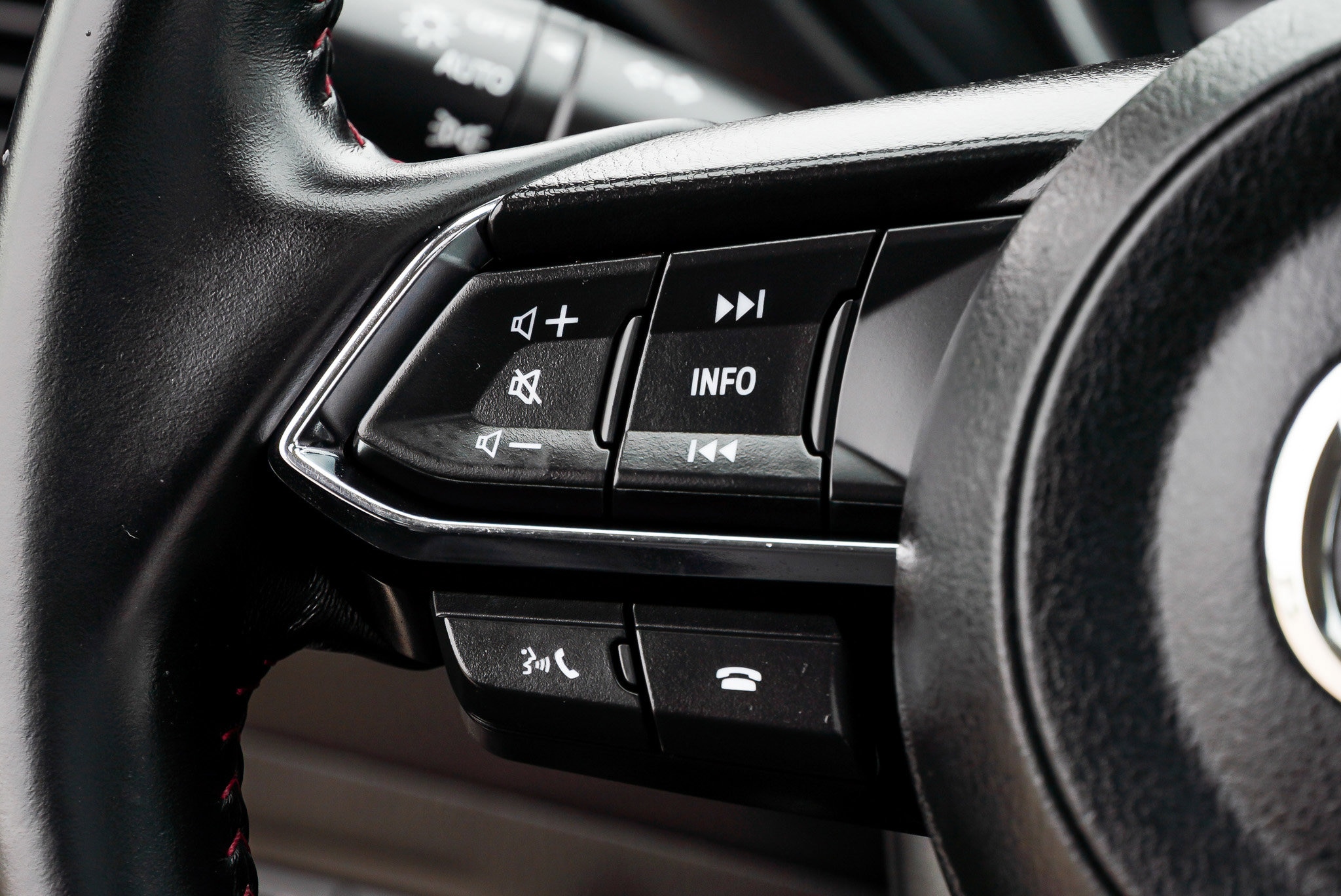 2025 Mazda CX-5 S Carbon Edition - Photo 32