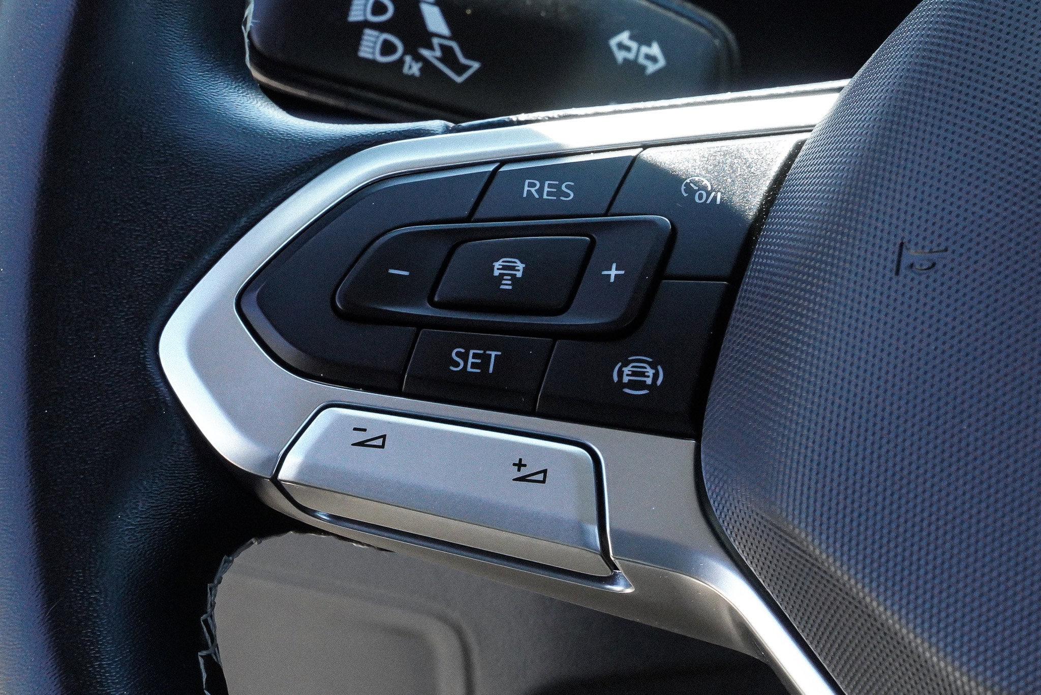 2022 Volkswagen Atlas SE w/Tech - Photo 39
