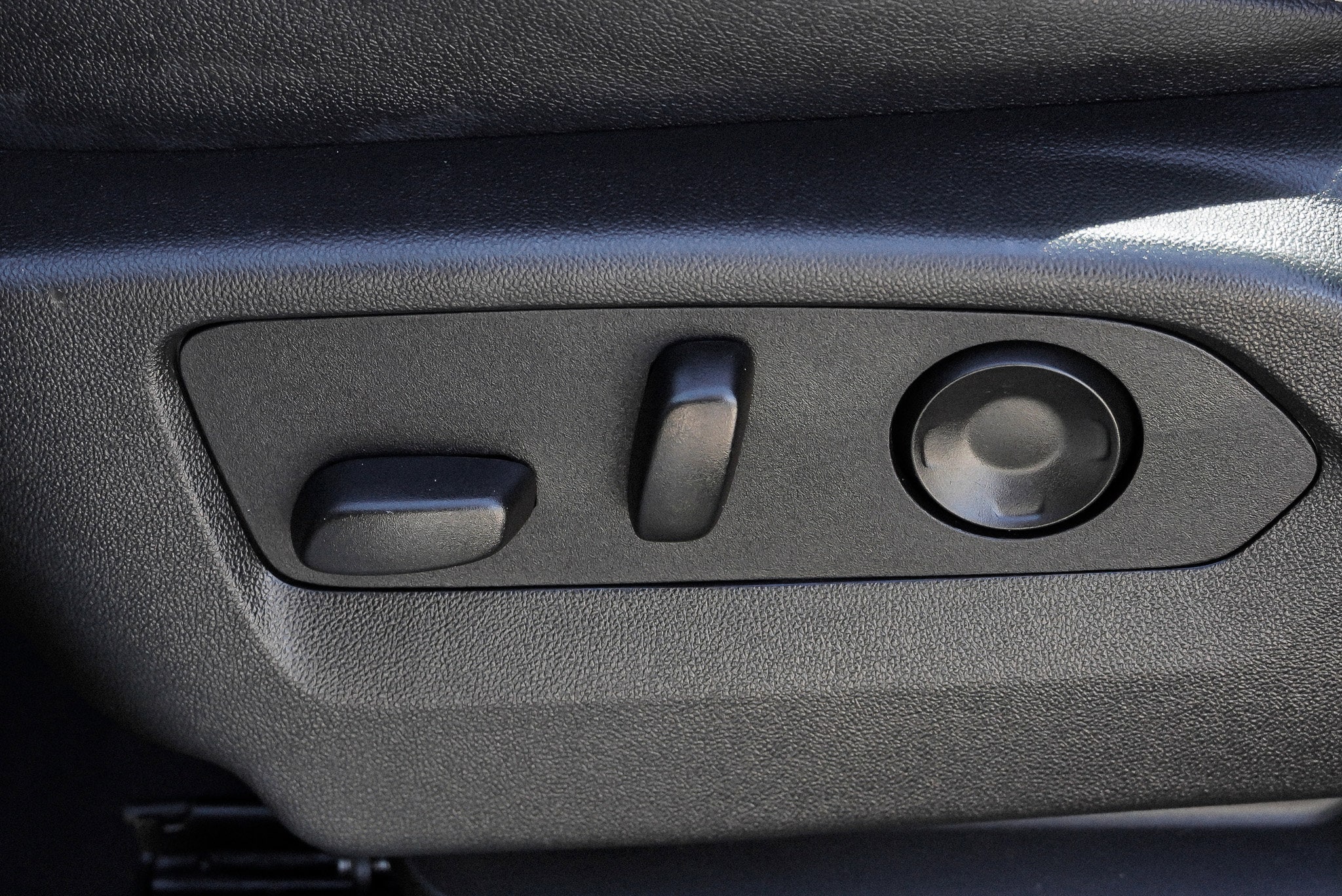 2024 GMC Yukon XL SLT - Photo 18