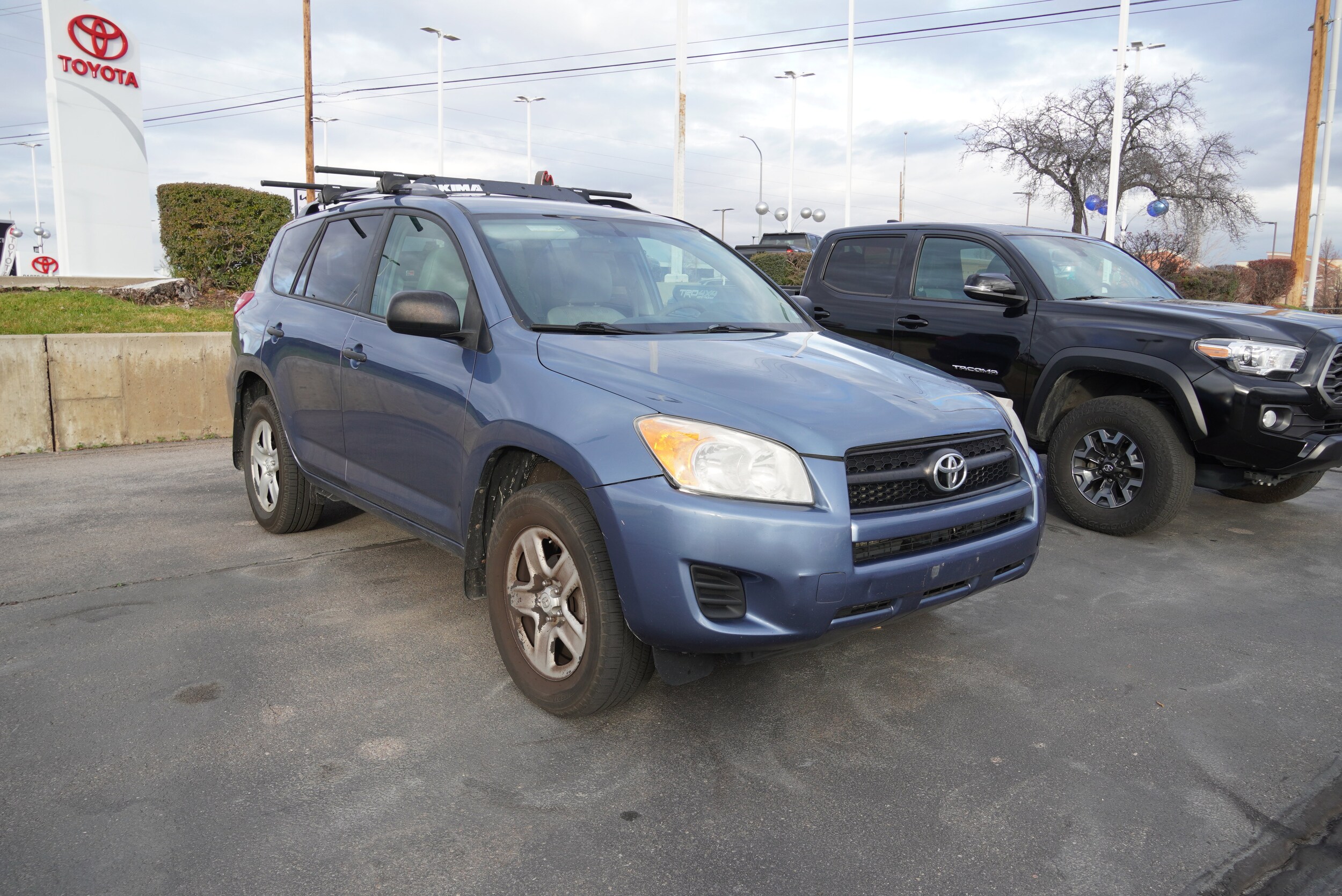 2012 Toyota RAV4 Base photo 2